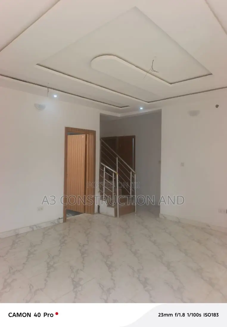 4bdrm Duplex in Okebadan Estate, for sale