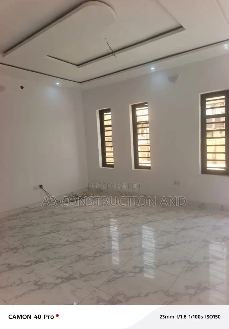4bdrm Duplex in Okebadan Estate, for sale