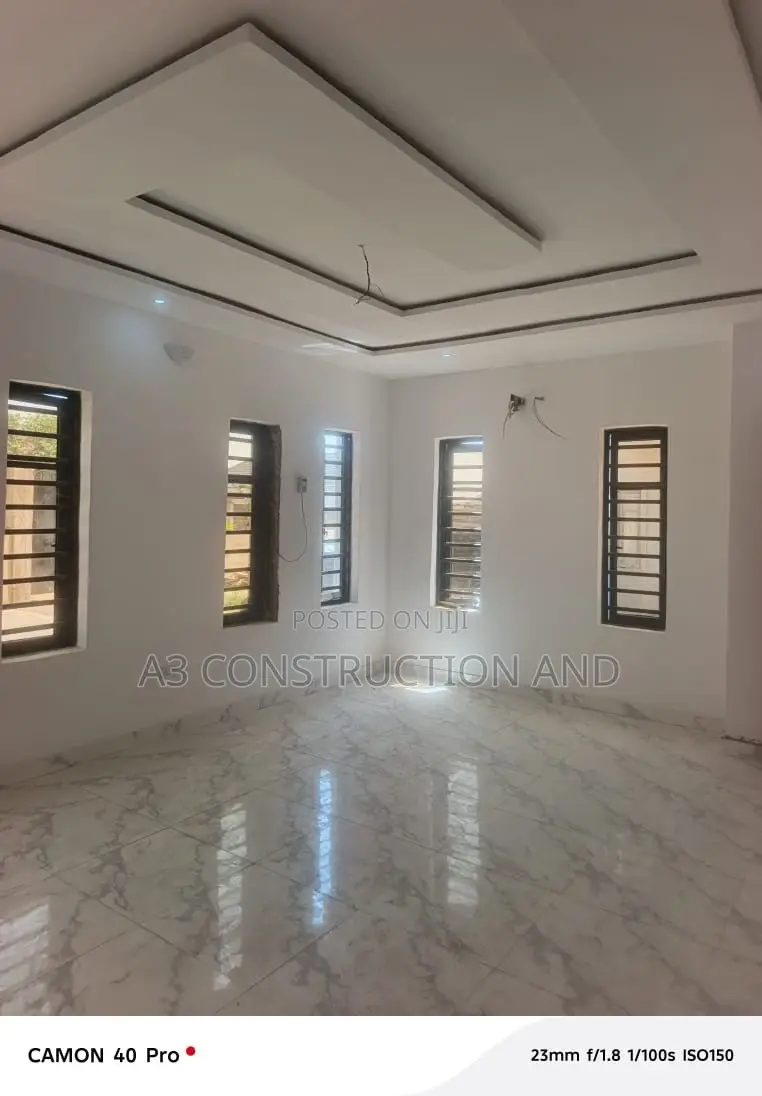 4bdrm Duplex in Okebadan Estate, for sale