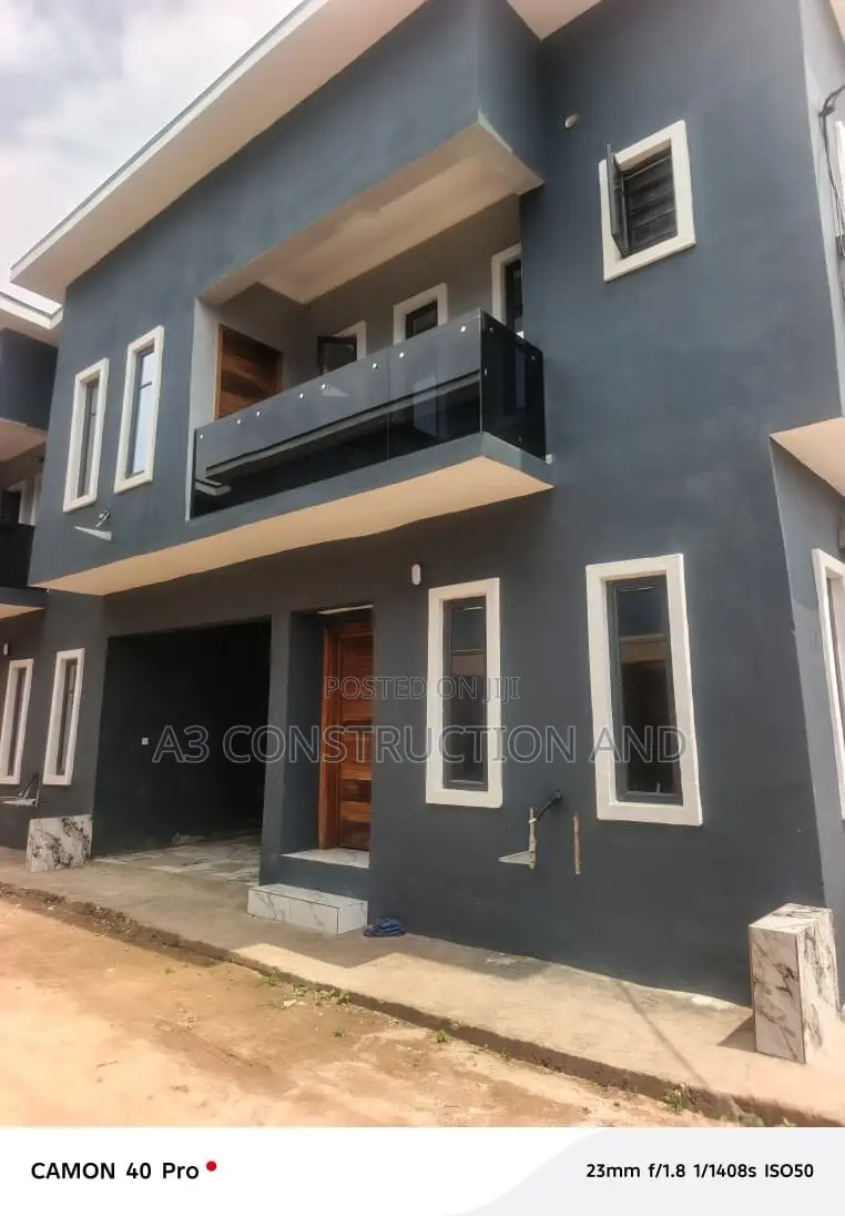4bdrm Duplex in Okebadan Estate, for sale