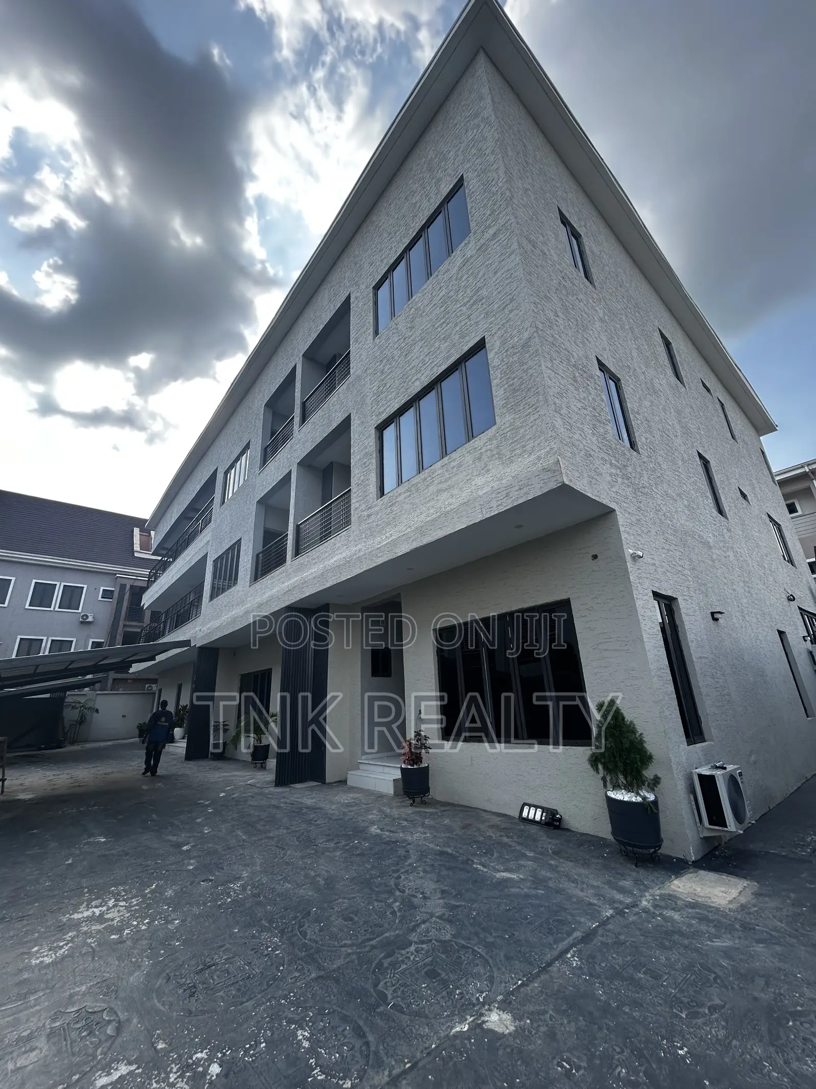 4bdrm Duplex in Jahi for sale