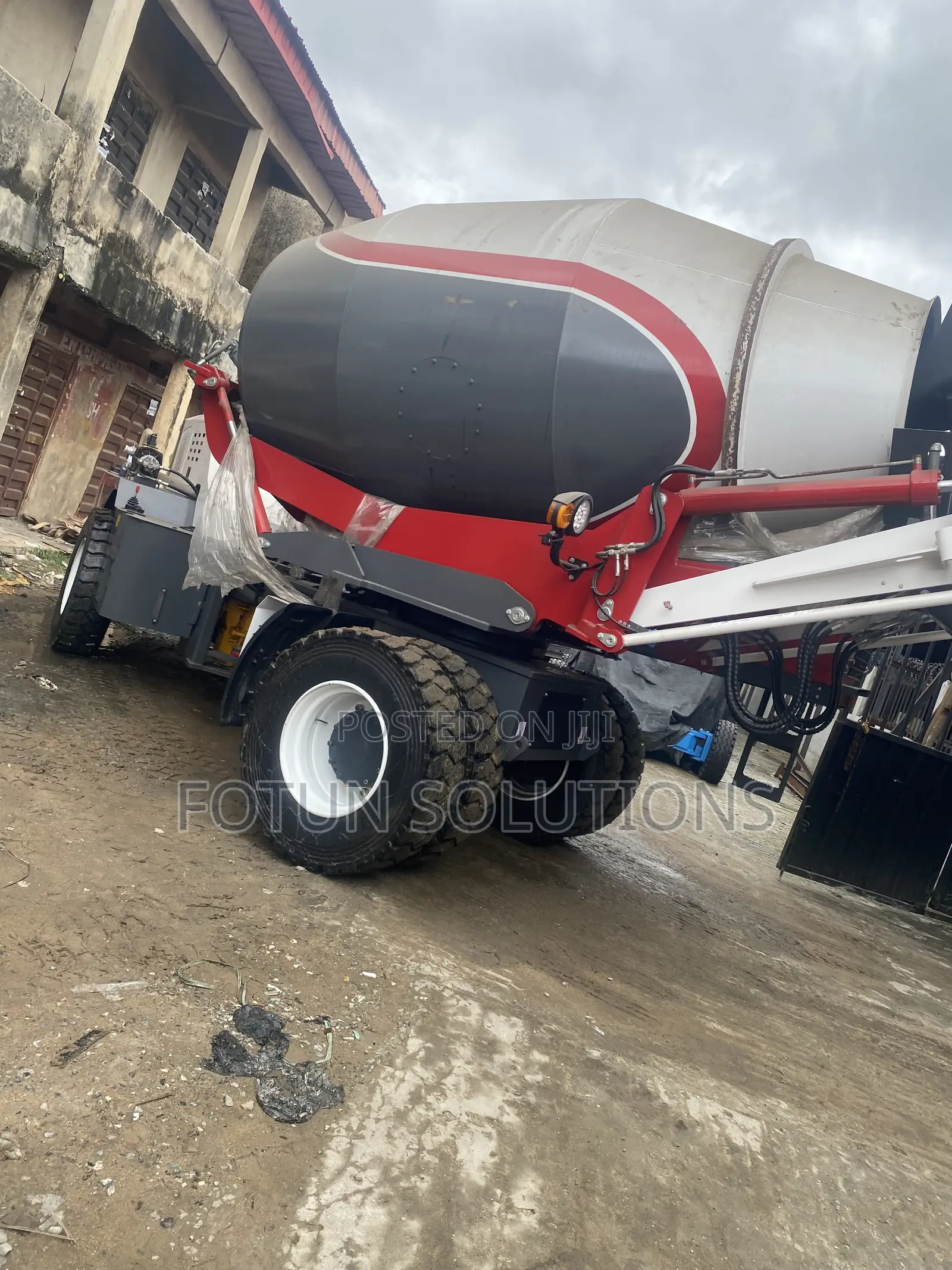 Mobile Concrete Mixer 7.5cubic