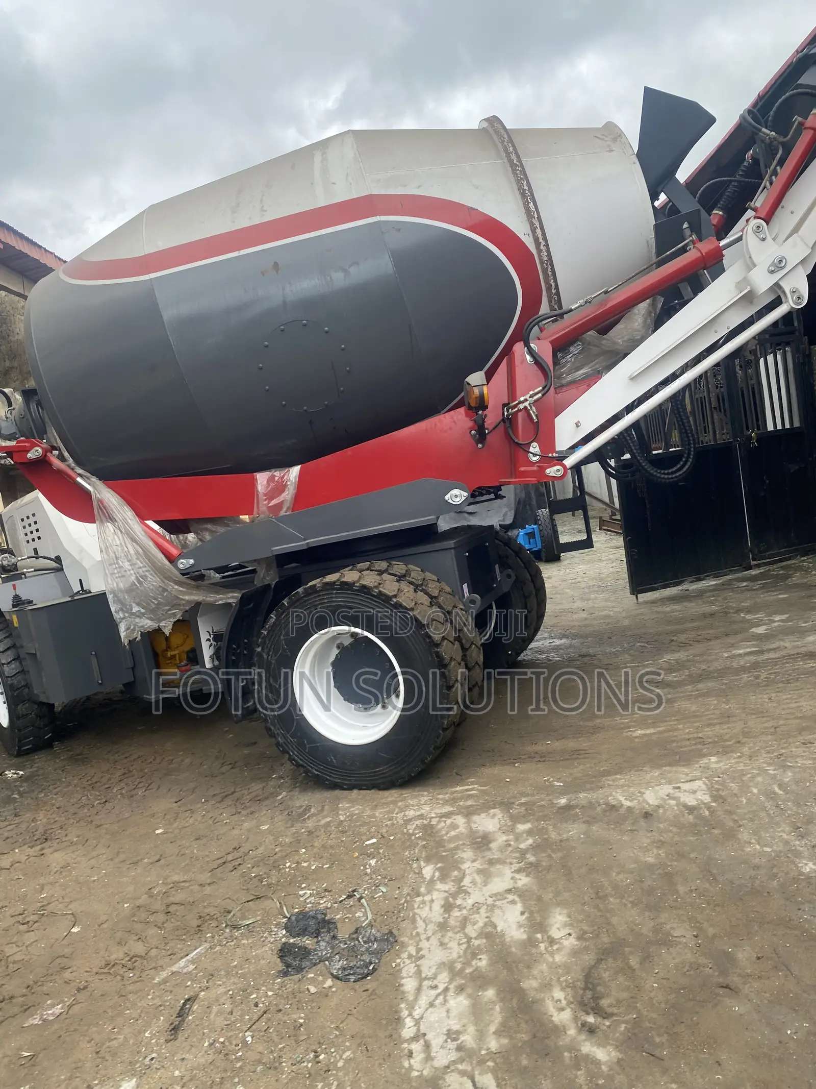 Mobile Concrete Mixer 7.5cubic