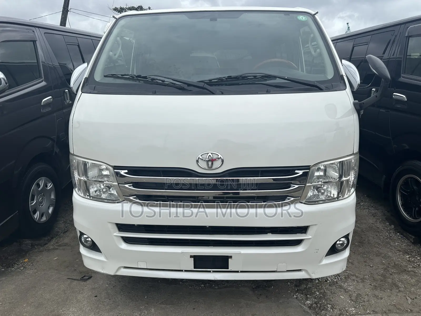 Toyota HiAce 2013 White