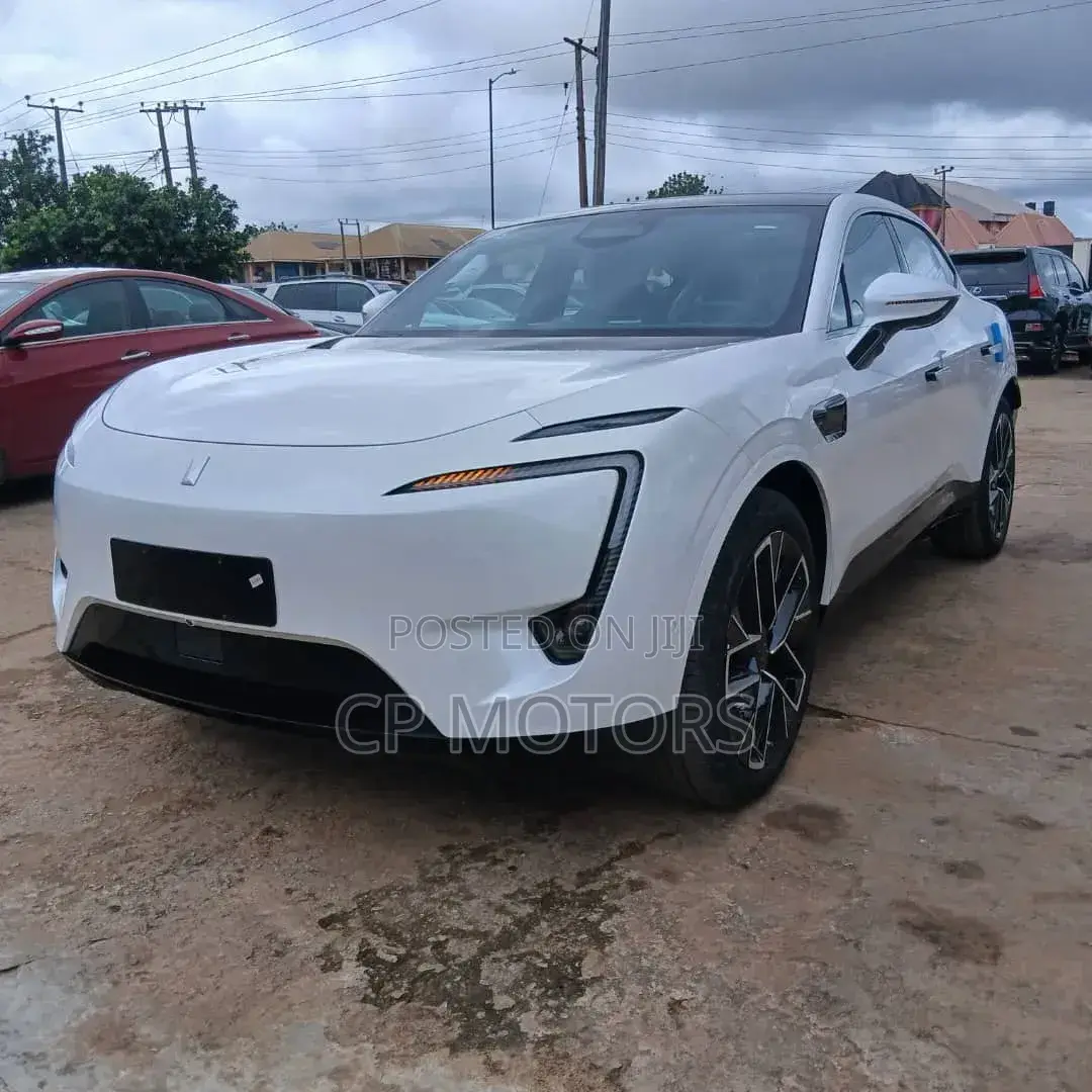 New Avatr 11 2025 White