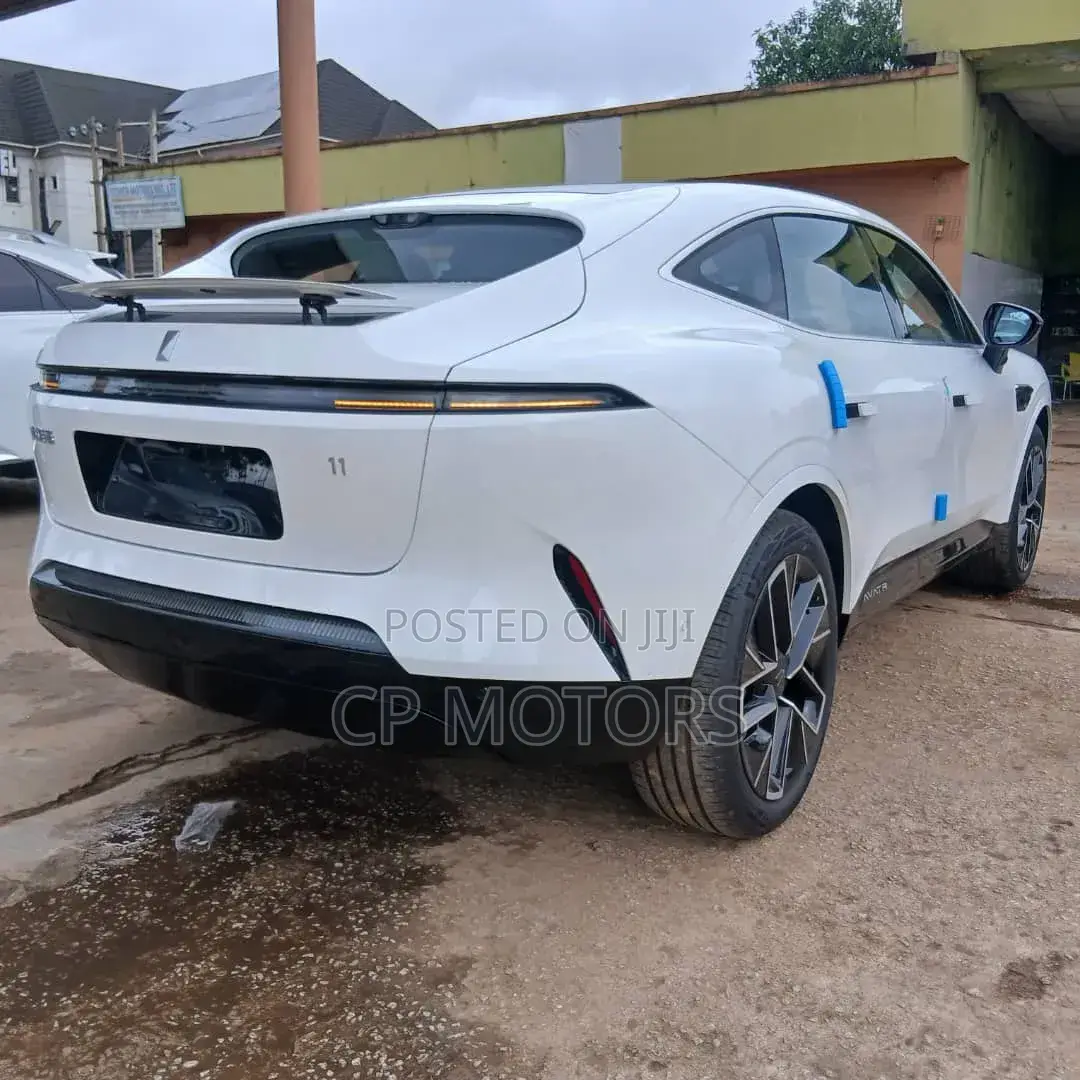 New Avatr 11 2025 White