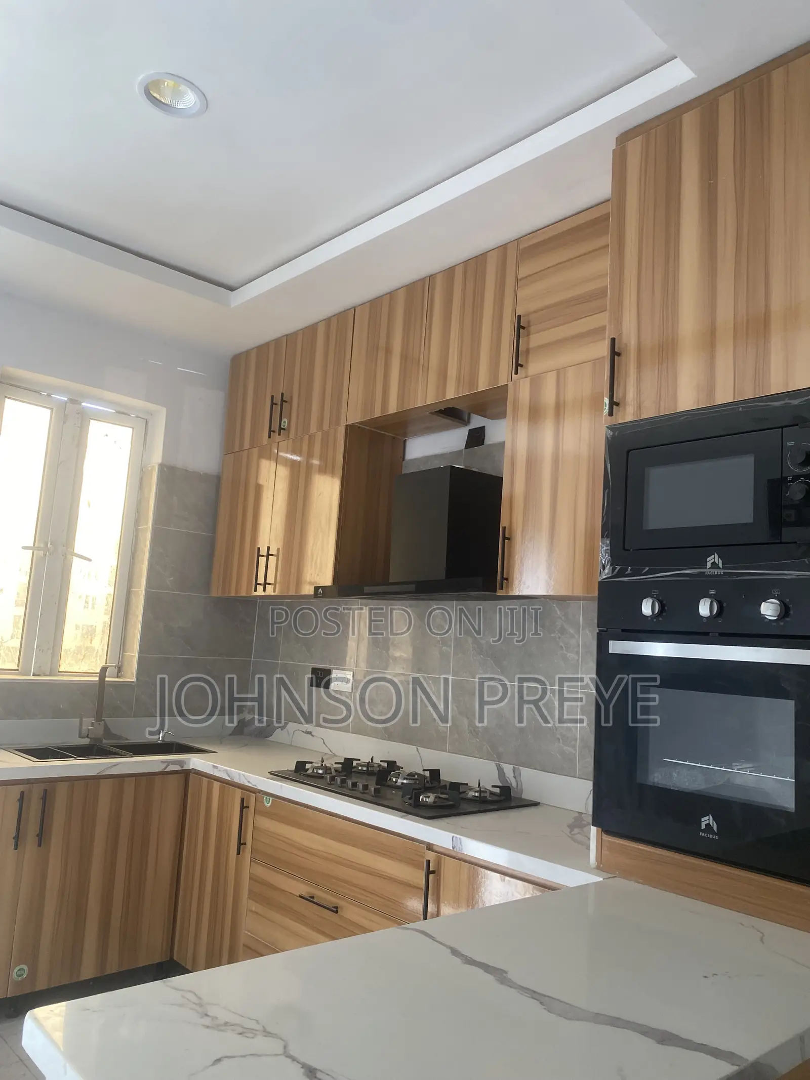 2bdrm Apartment in Lekki Phase 1 for sale