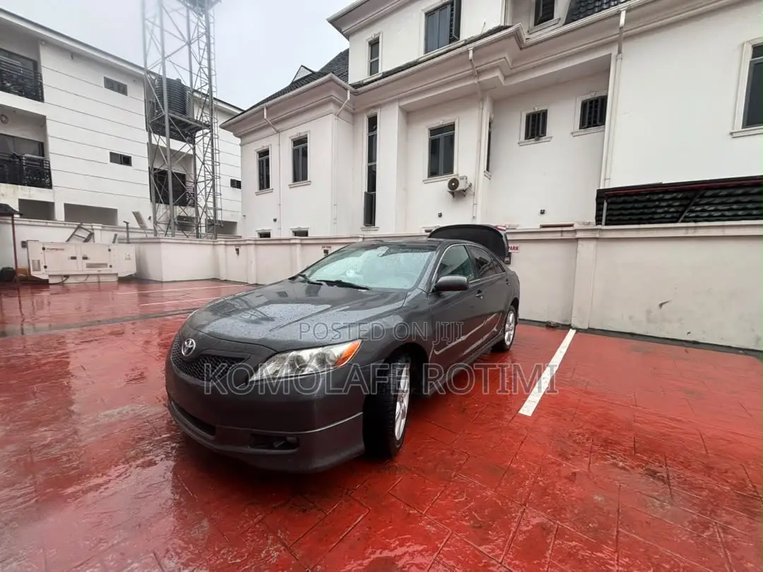 Toyota Camry SE 4dr Sedan (2.4L 4cyl 5A) 2008 Gray