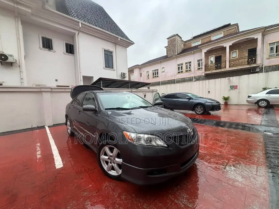 Toyota Camry SE 4dr Sedan (2.4L 4cyl 5A) 2008 Gray