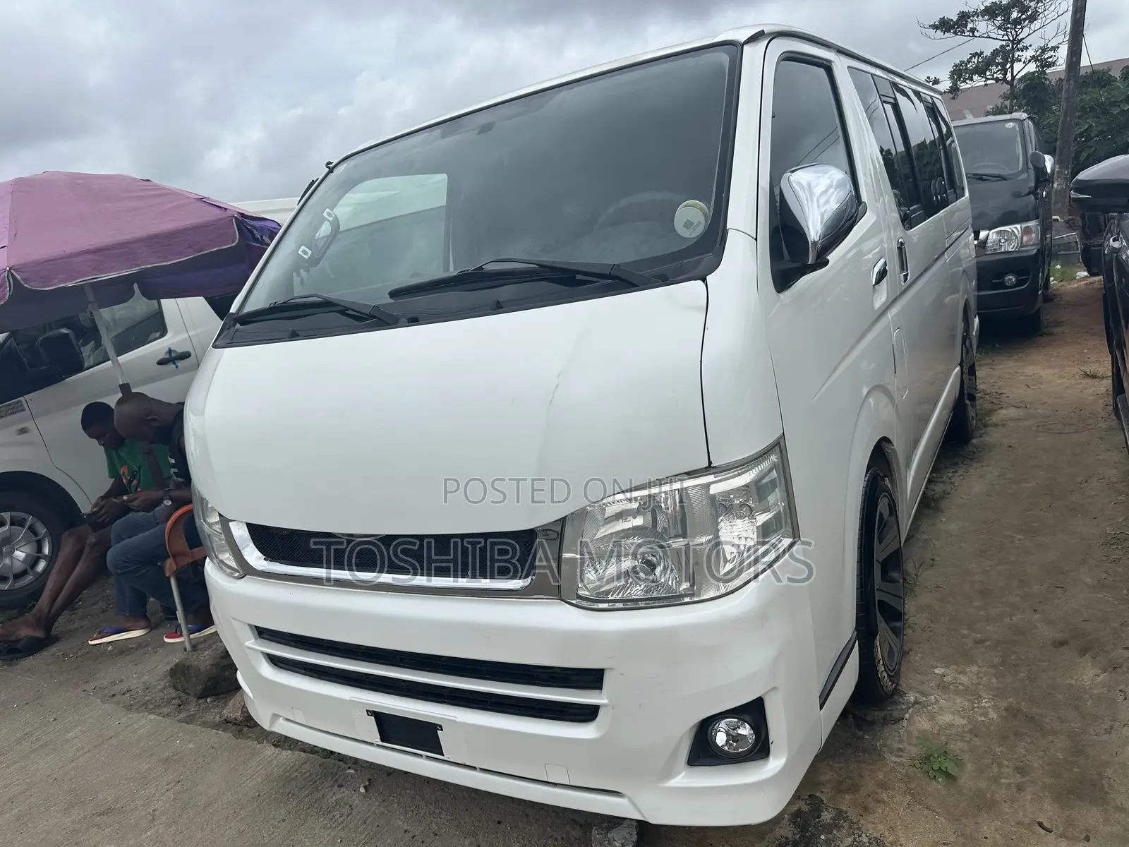 Toyota HiAce 2014 White