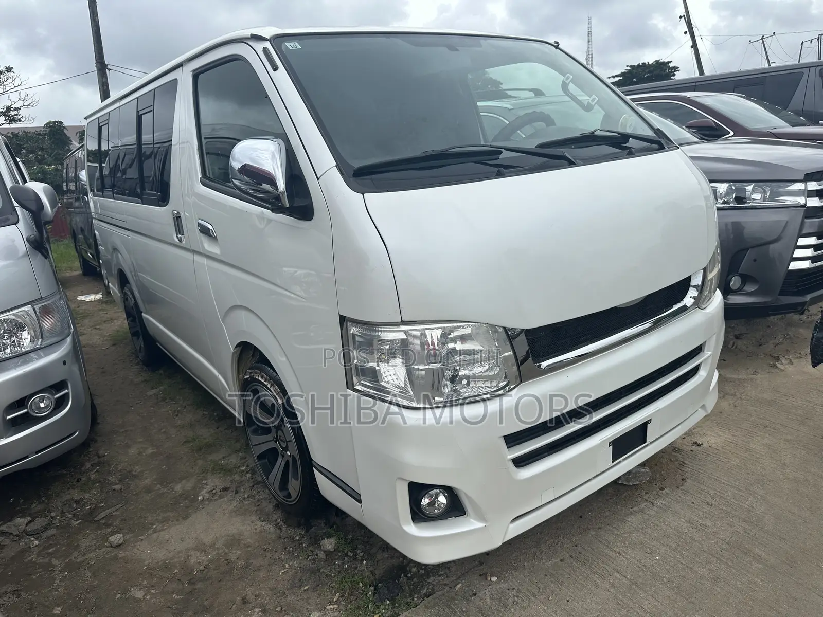 Toyota HiAce 2014 White
