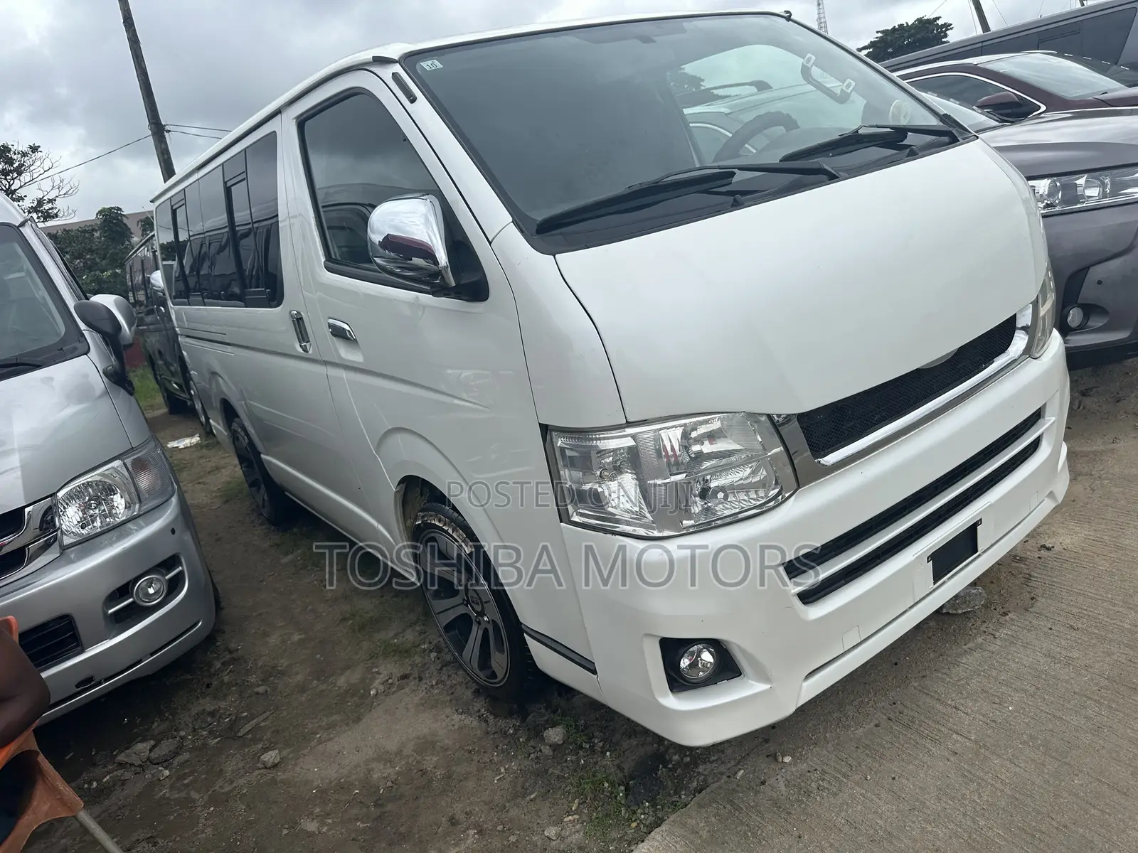 Toyota HiAce 2014 White