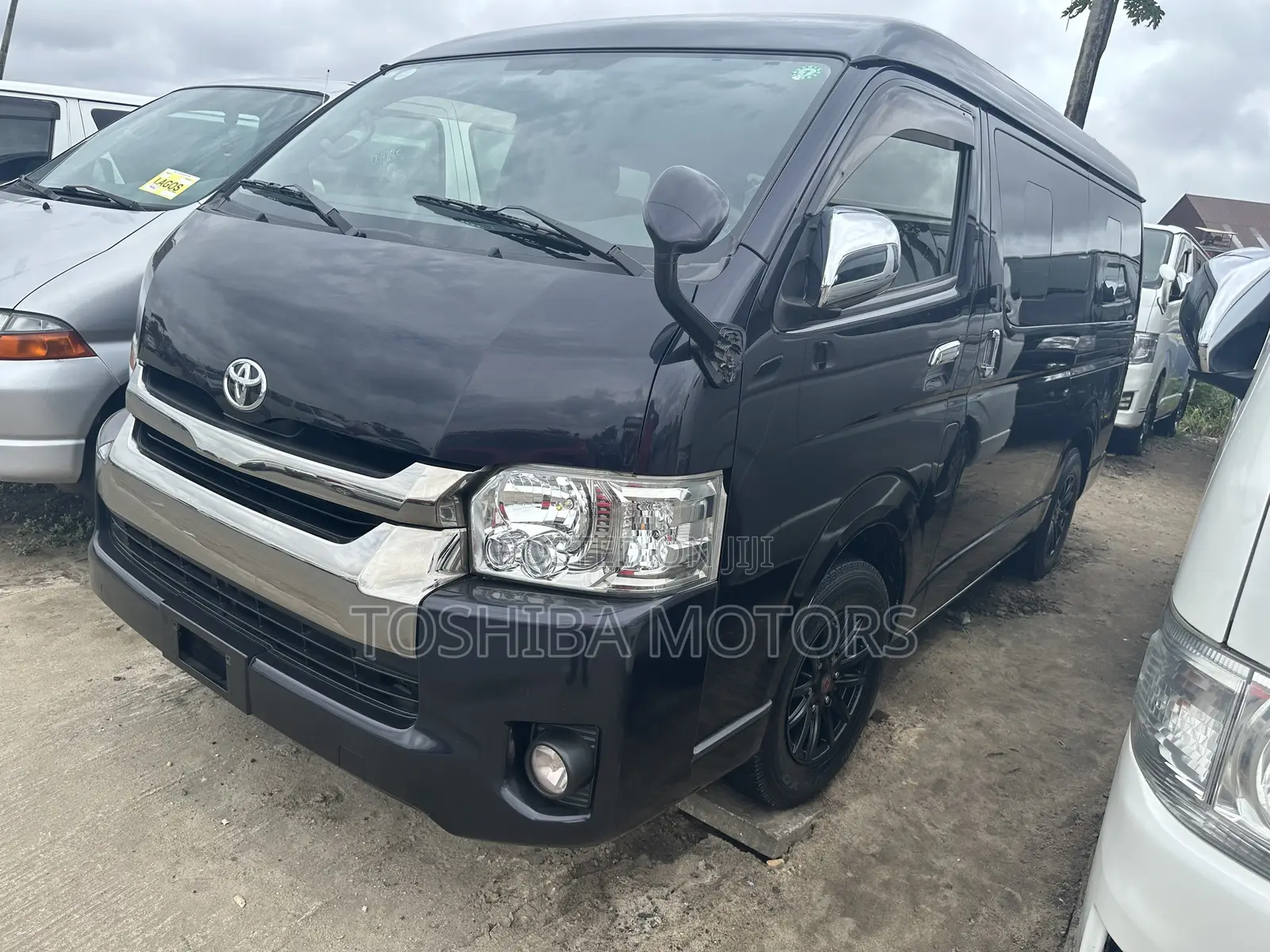Toyota HiAce 2015 Black