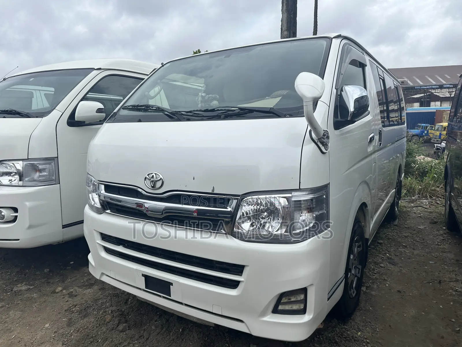 Toyota HiAce 2013 White