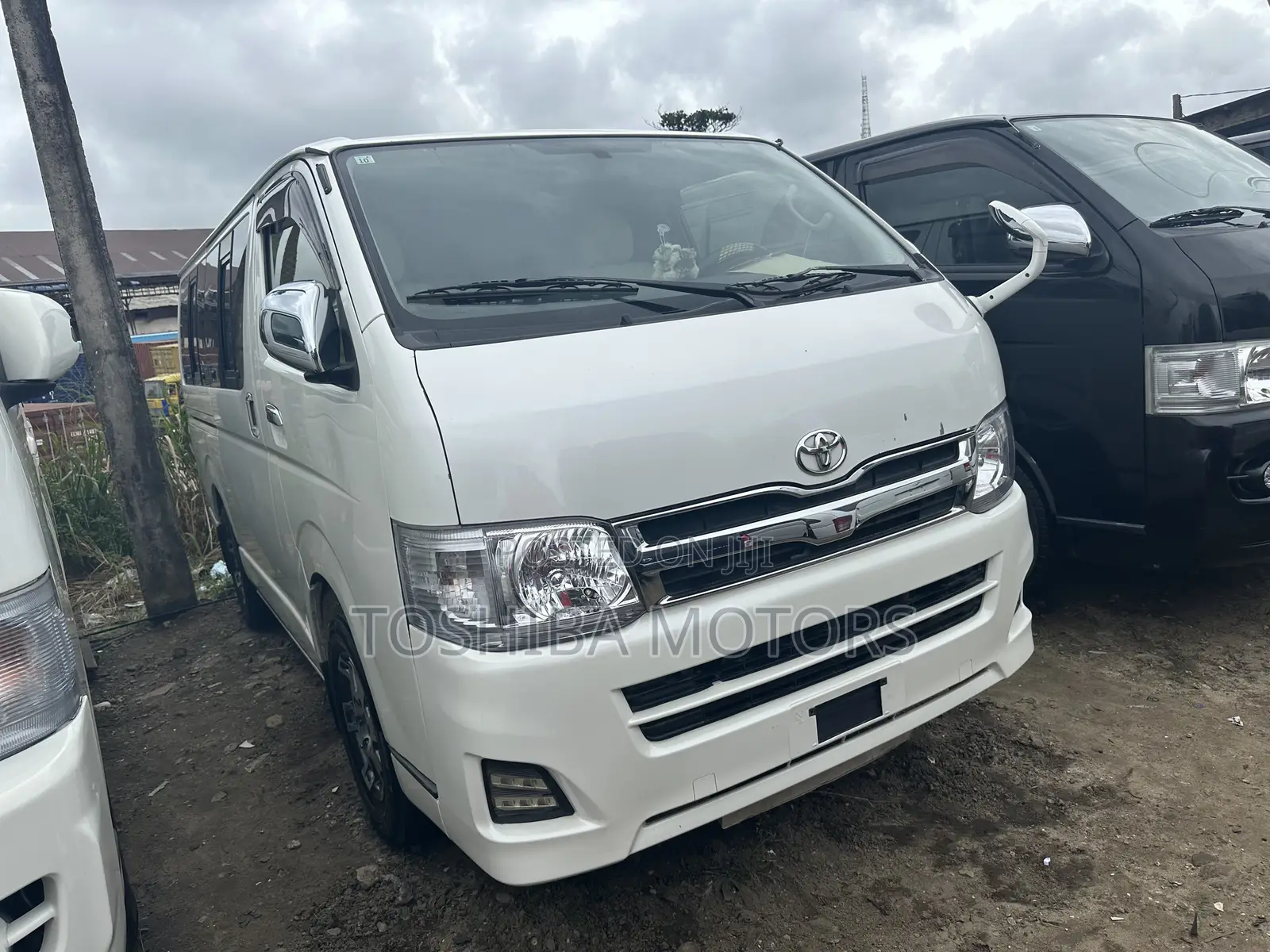 Toyota HiAce 2013 White