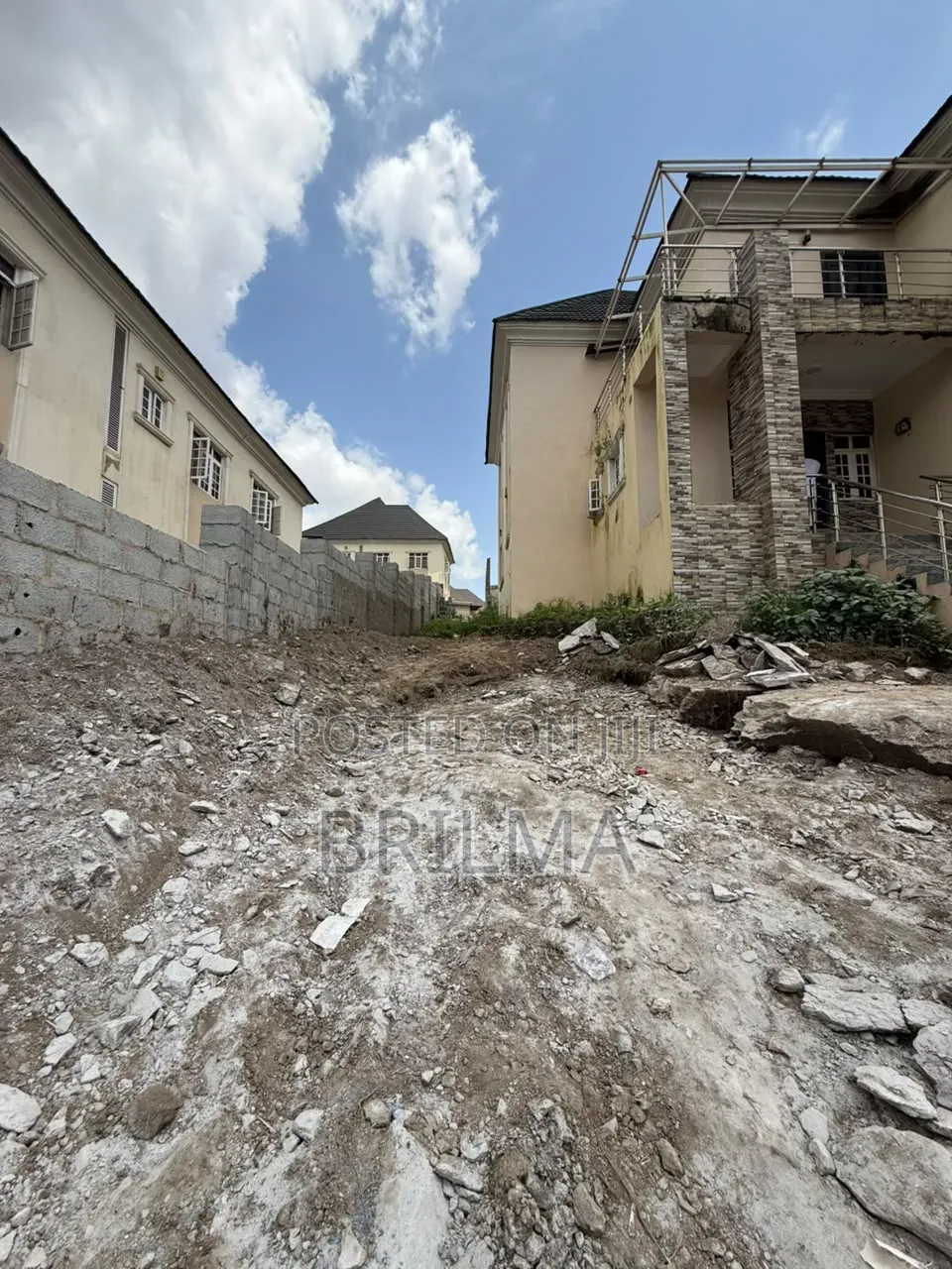 6bdrm Duplex in Guzape District for sale