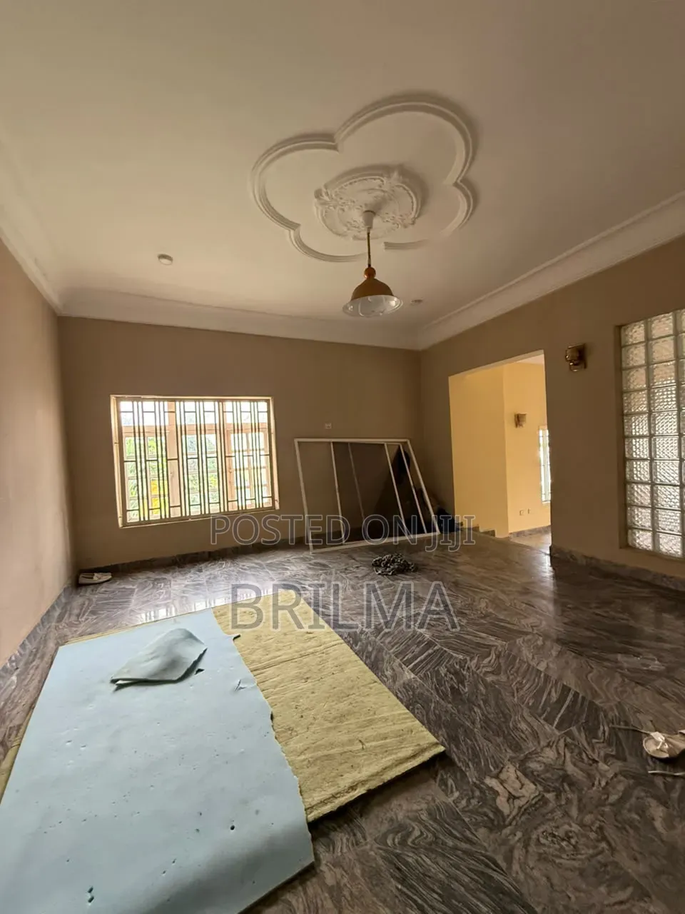 6bdrm Duplex in Guzape District for sale