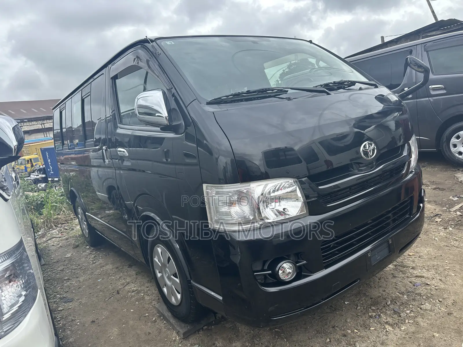 Toyota HiAce 2015 Black