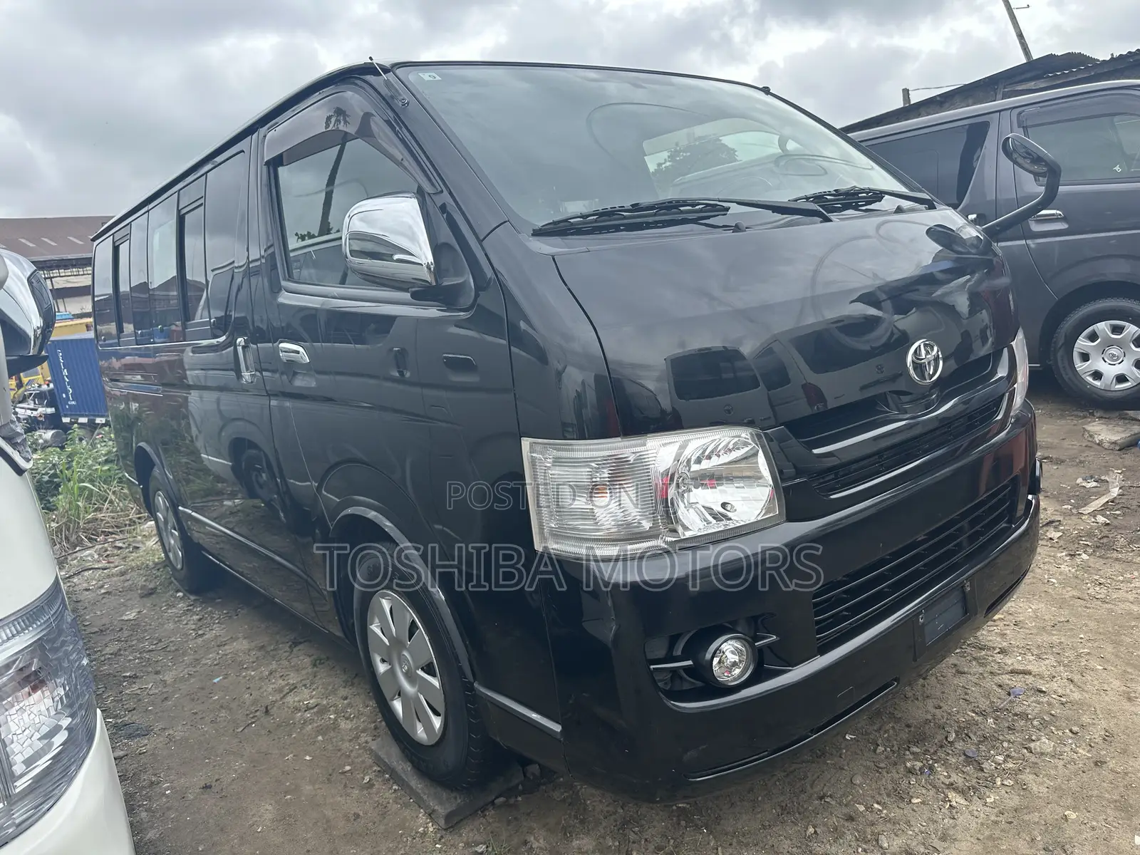 Toyota HiAce 2015 Black