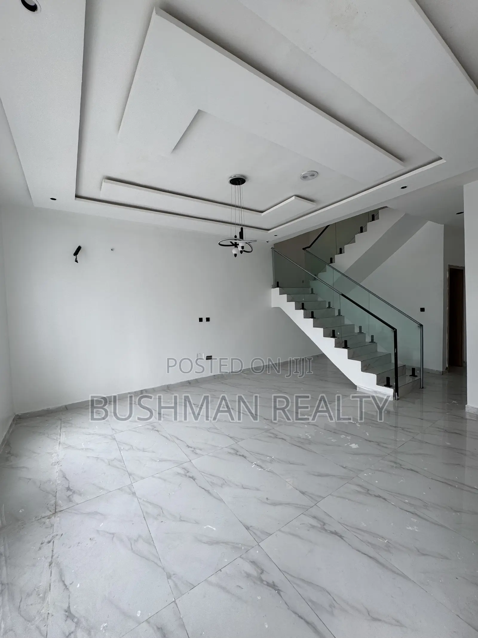 5bdrm Duplex in Ikota for sale