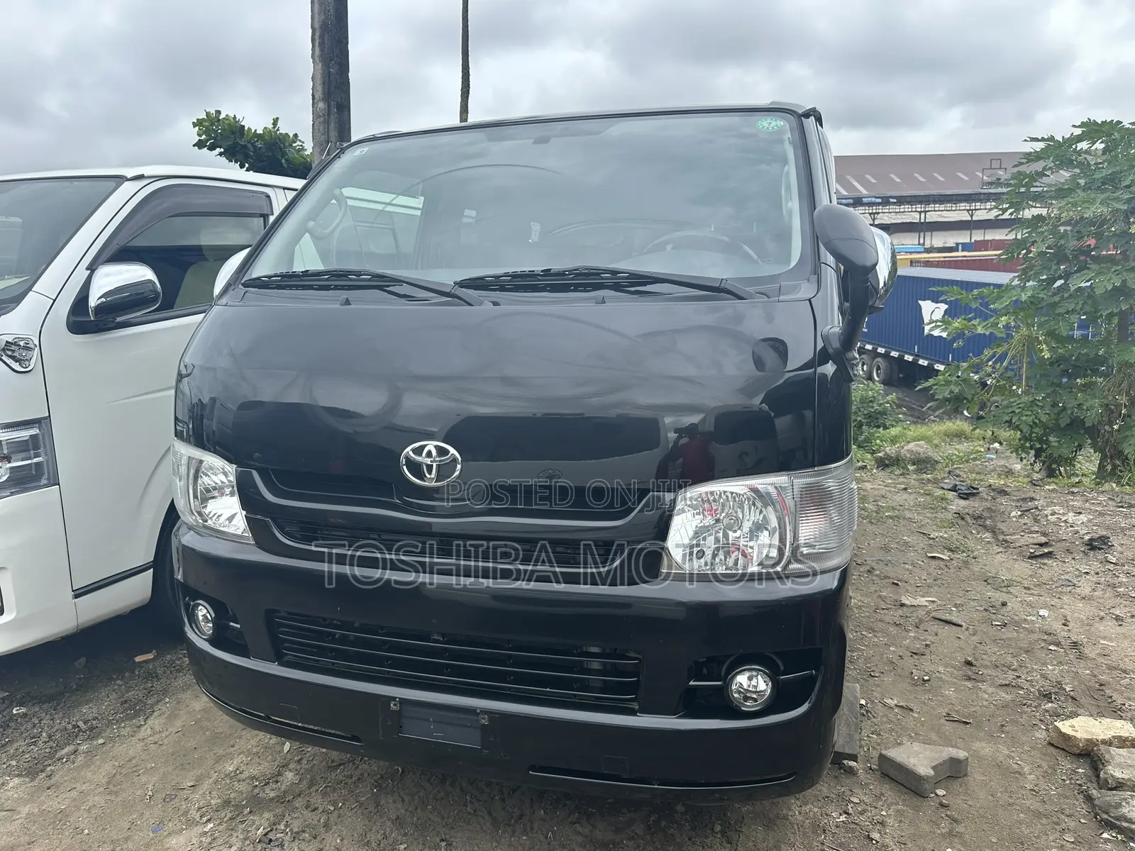 Toyota HiAce 2014 Black