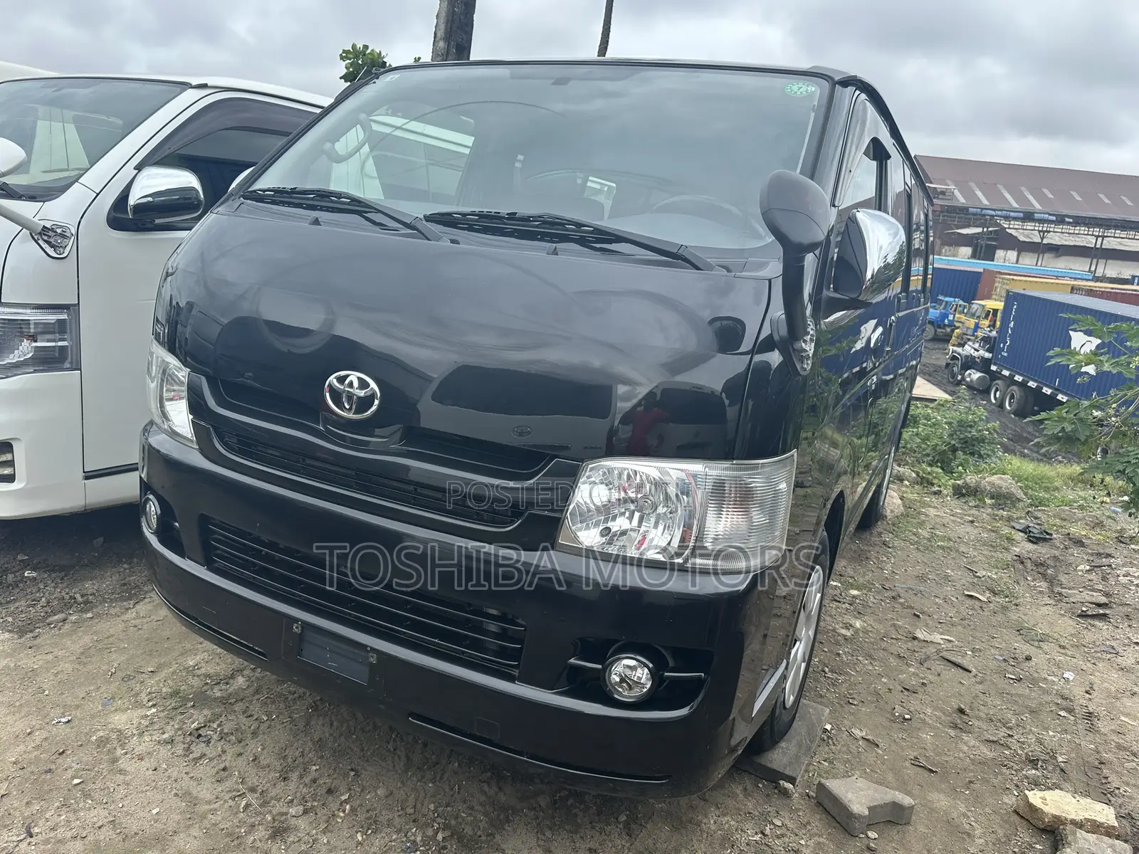 Toyota HiAce 2014 Black