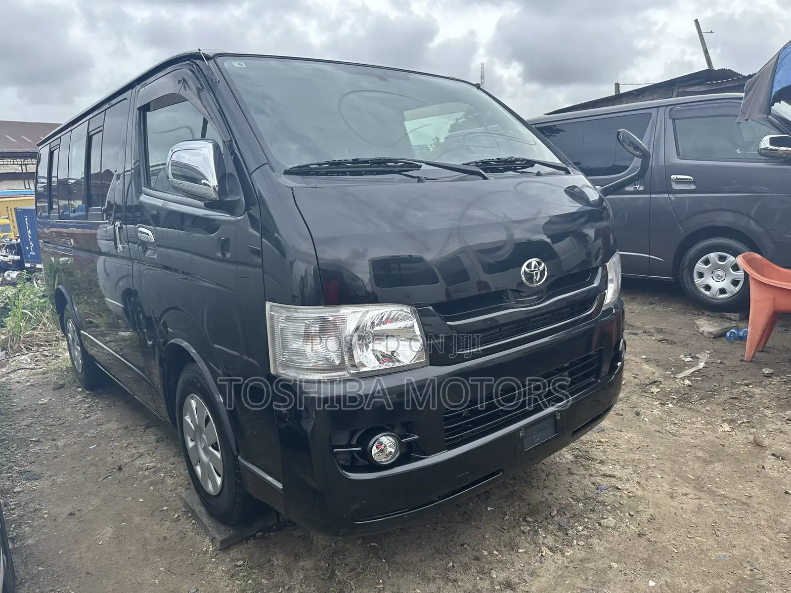 Toyota HiAce 2014 Black