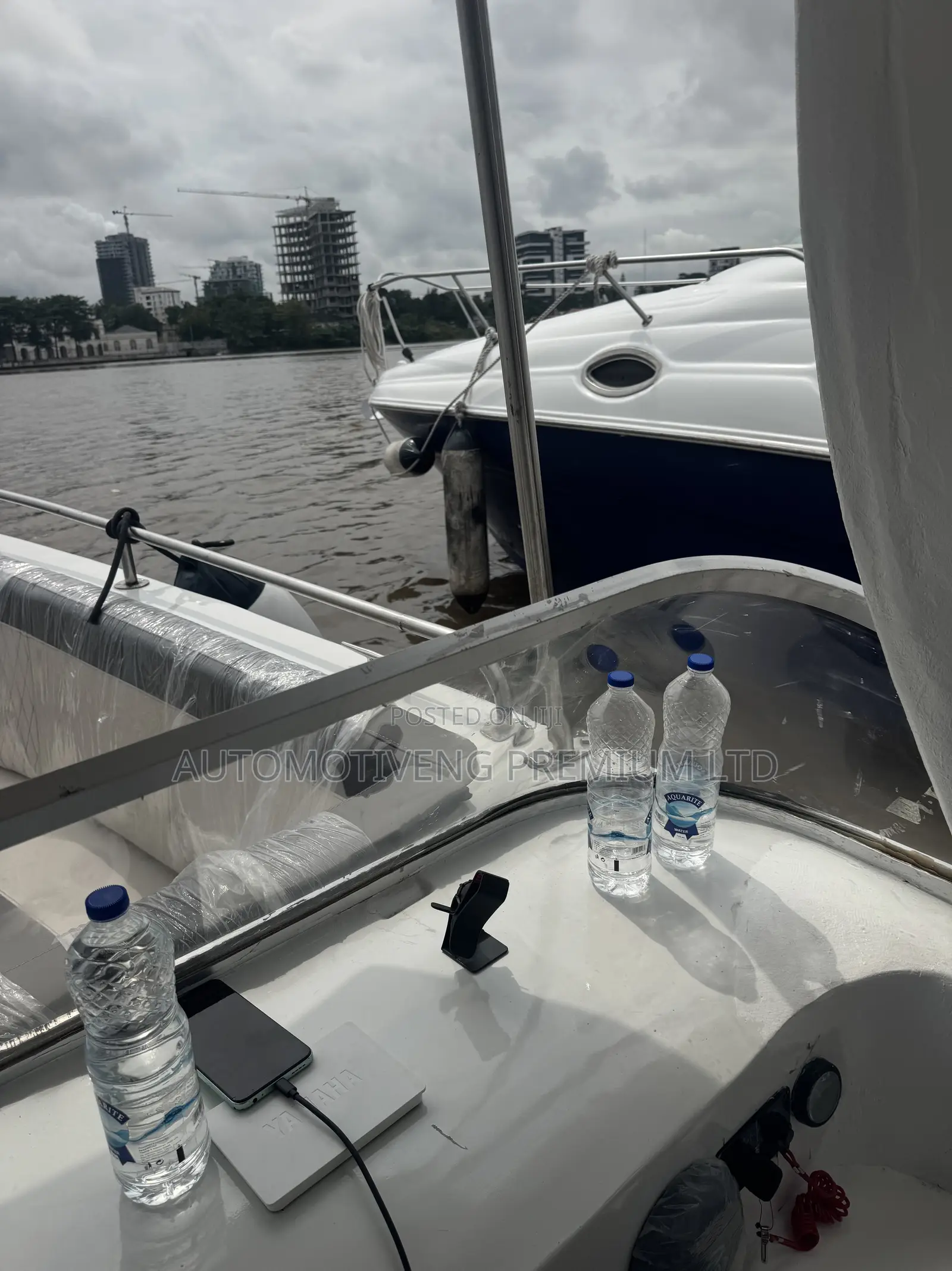 WaterProof Boat GPS-Tracker (Boat, Ships, Yatch) With Installation