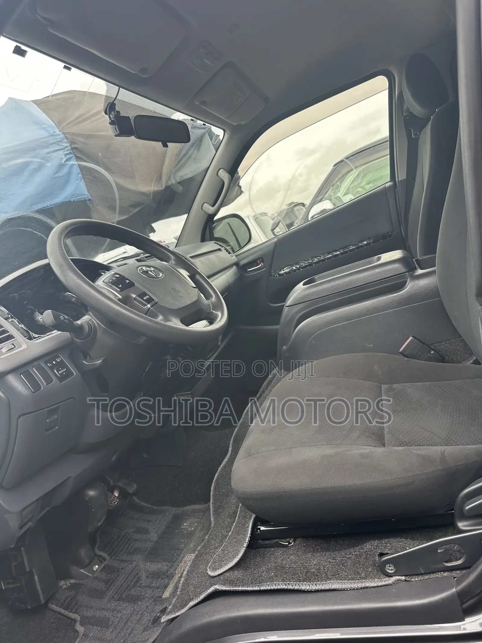 Toyota HiAce 2015 Black