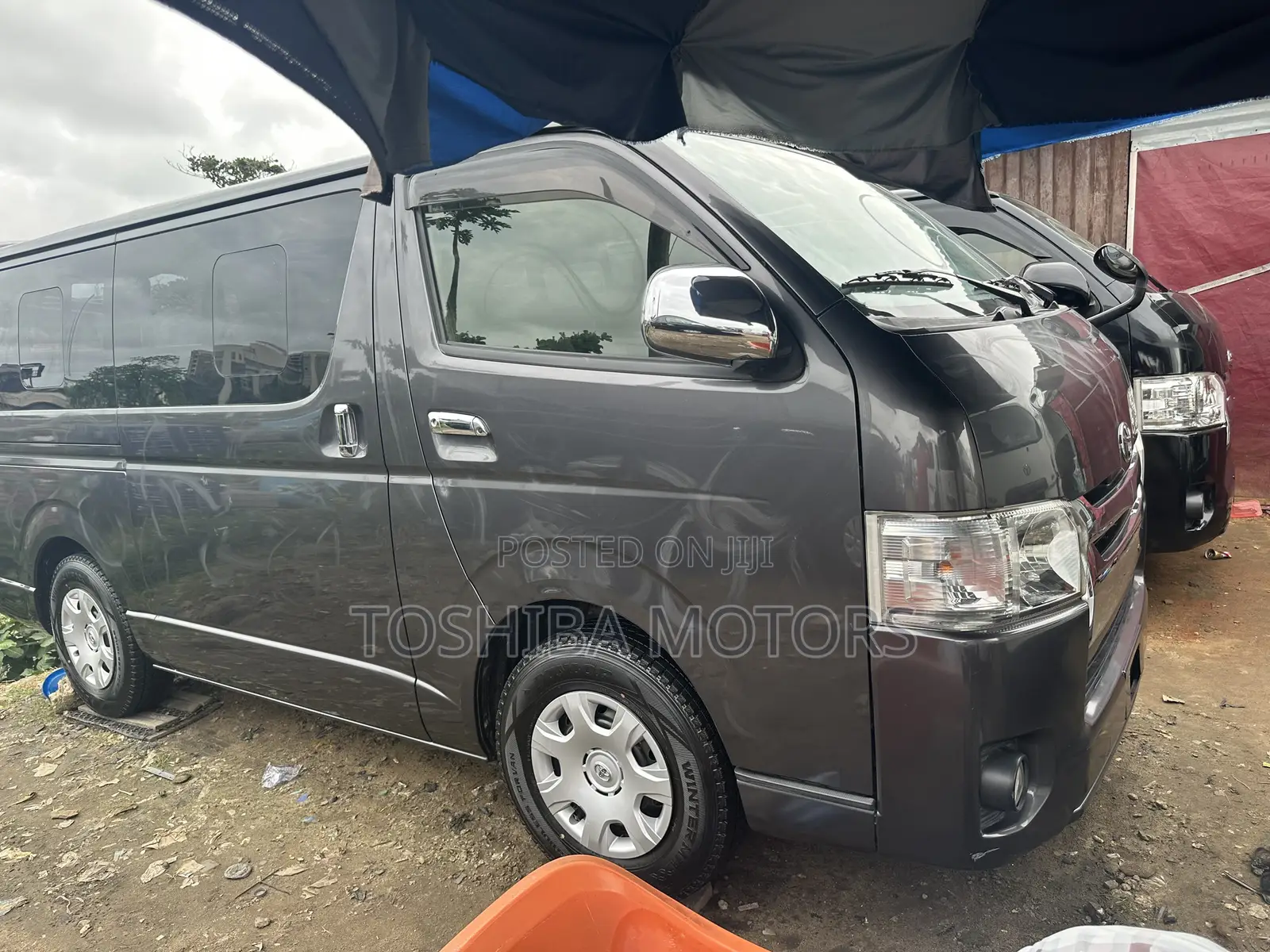 Toyota HiAce 2015 Black