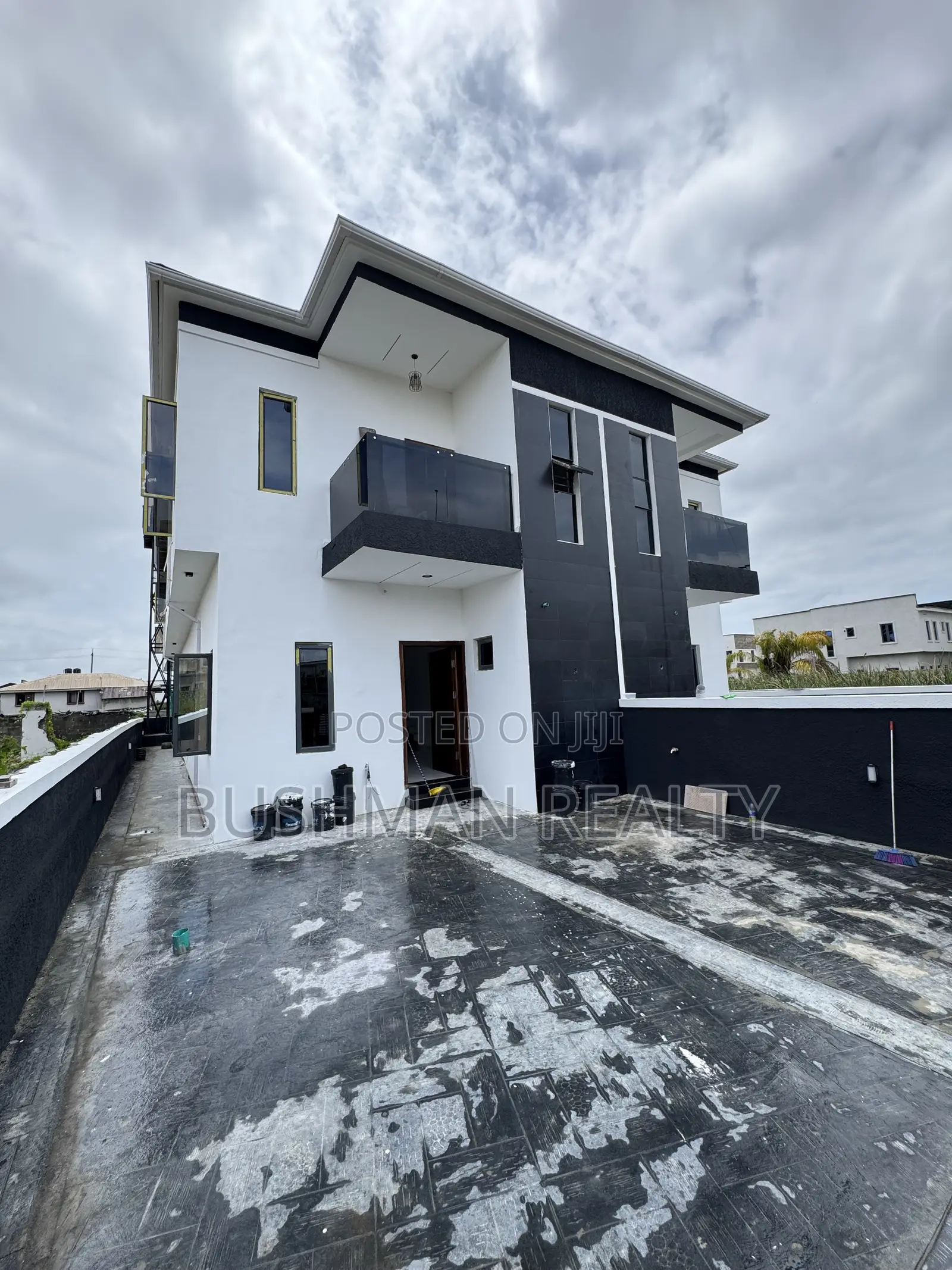 4bdrm Duplex in Ikota for sale