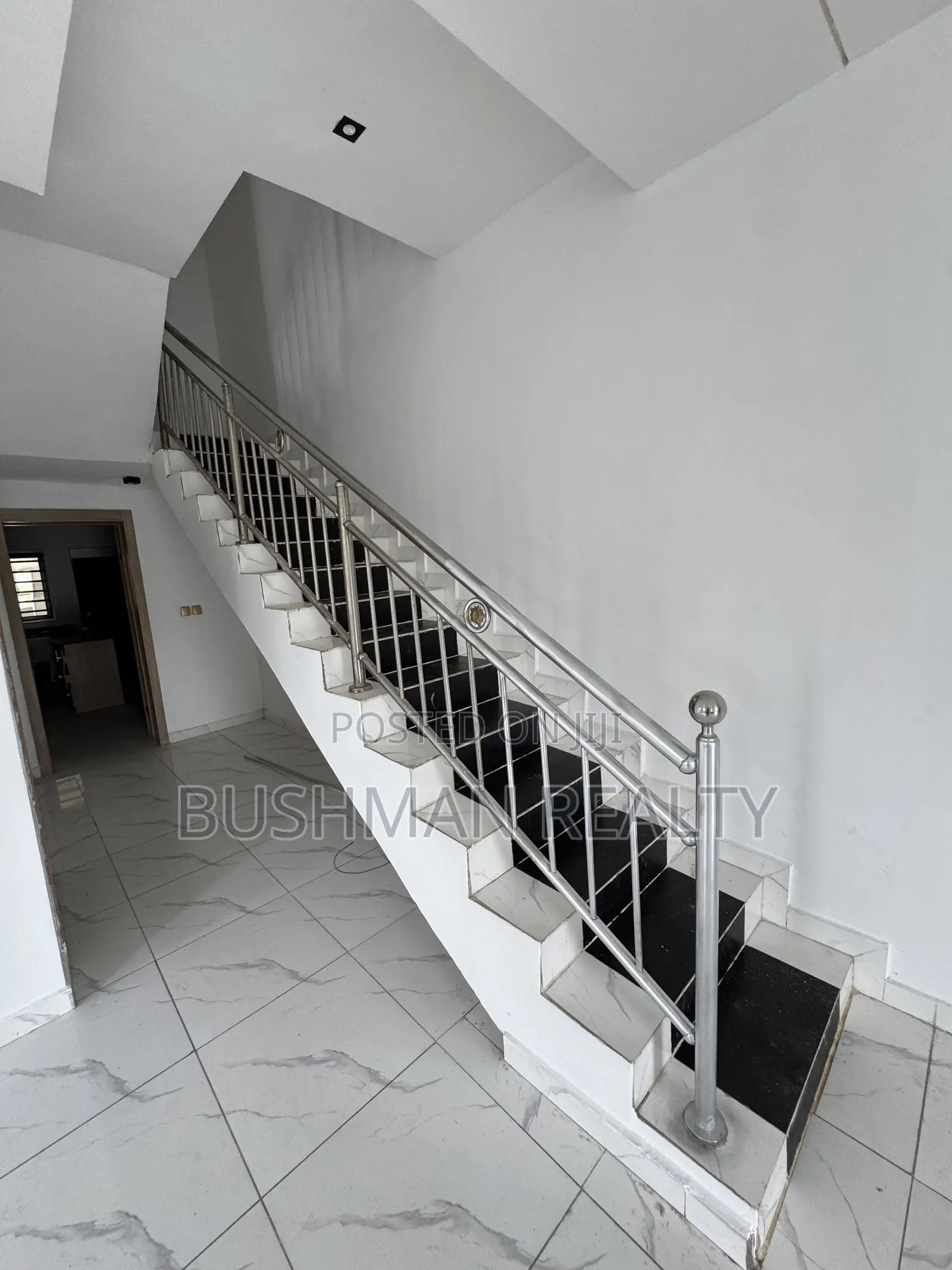 4bdrm Duplex in Ikota for sale