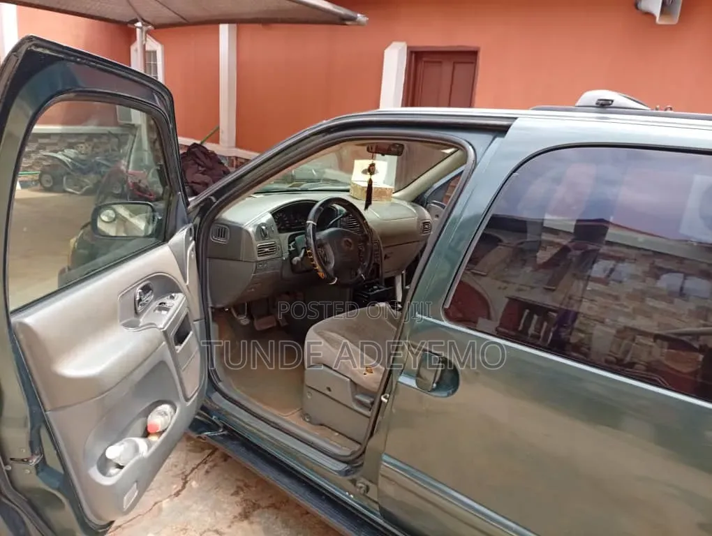 Nissan Quest 2005 Green