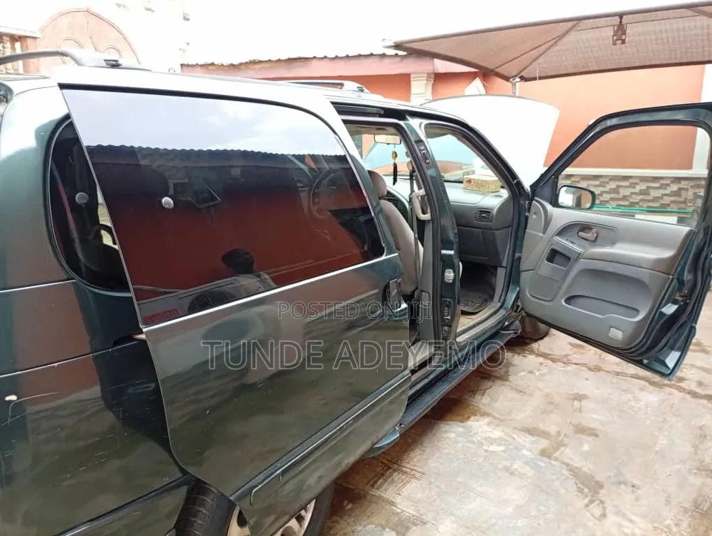 Nissan Quest 2005 Green