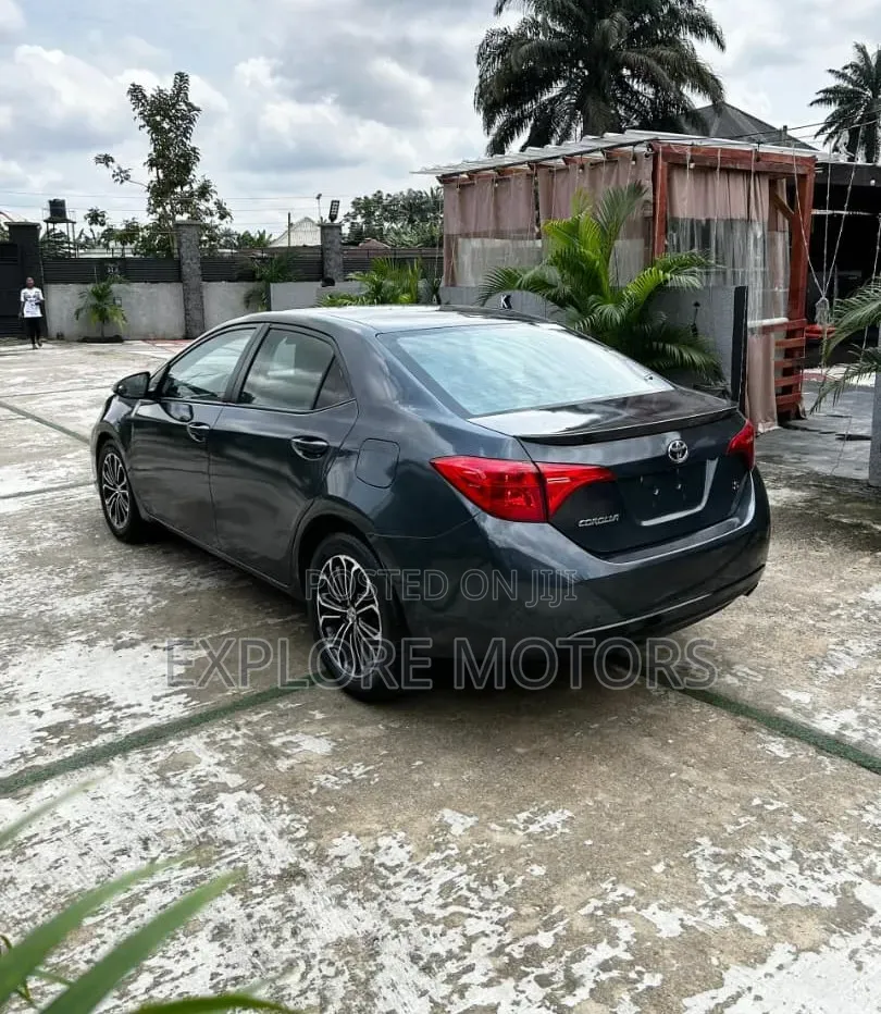 Toyota Corolla 2016 Black