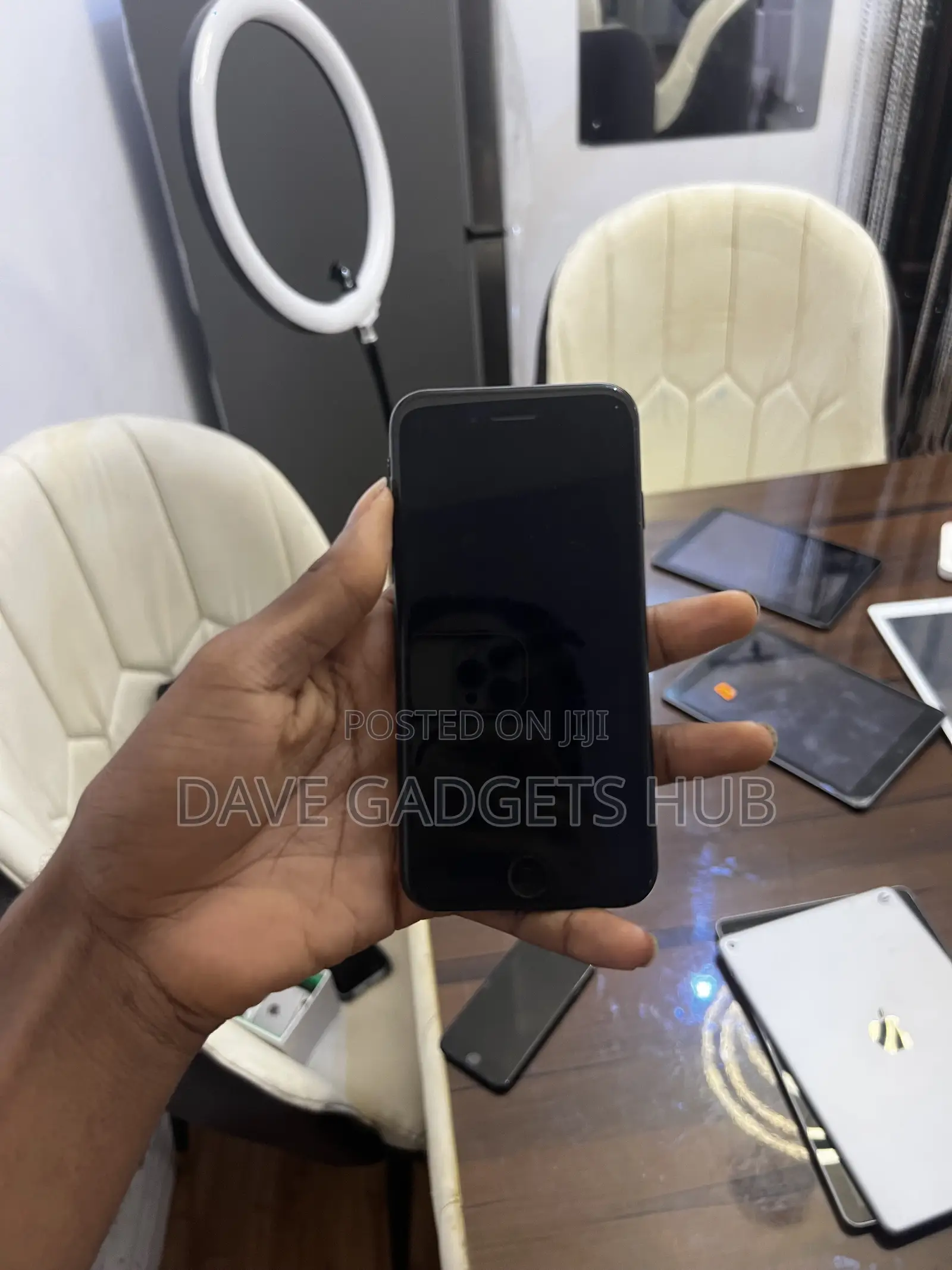 Apple iPhone SE (2022) 64 GB Black