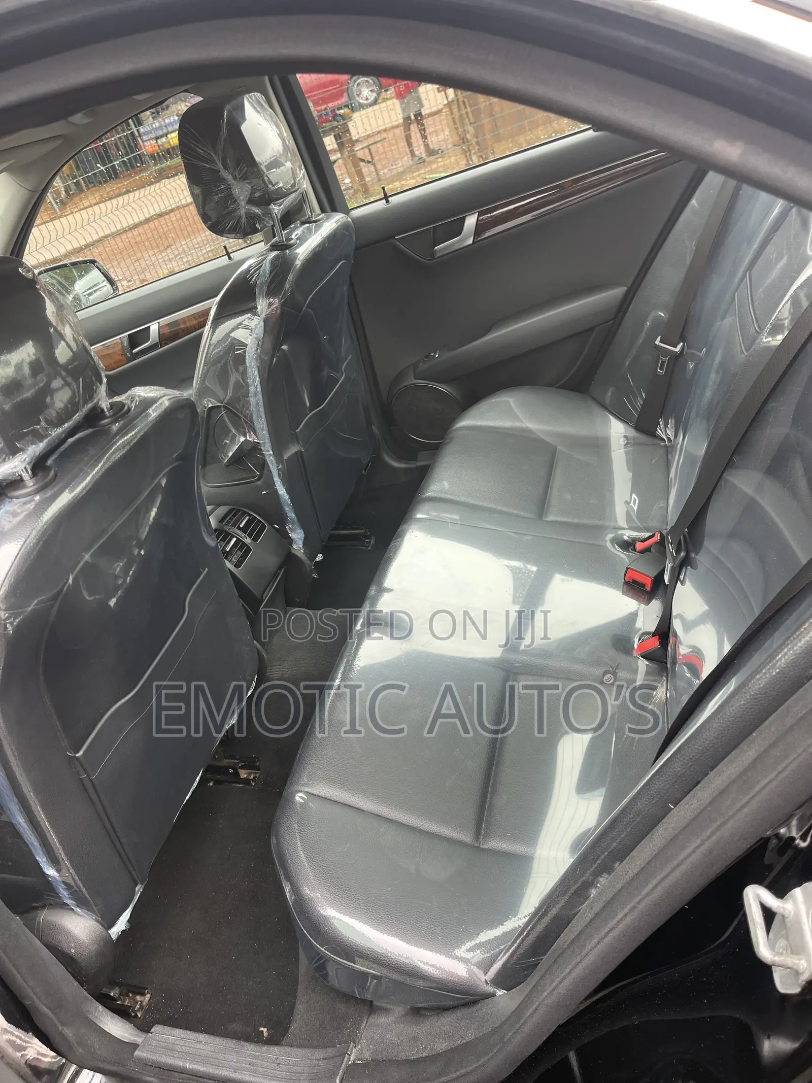 Mercedes-Benz C300 2012 Black