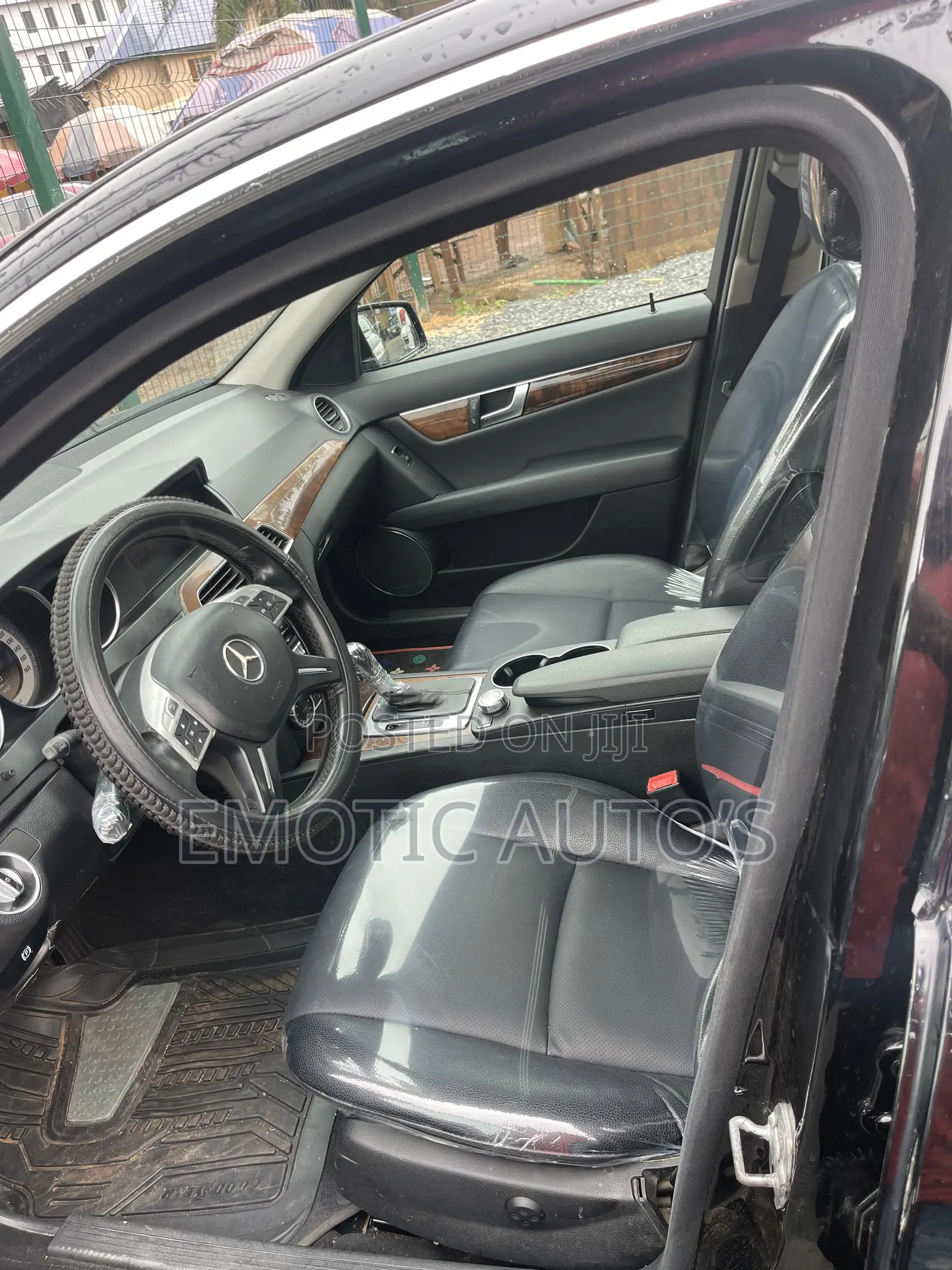 Mercedes-Benz C300 2012 Black