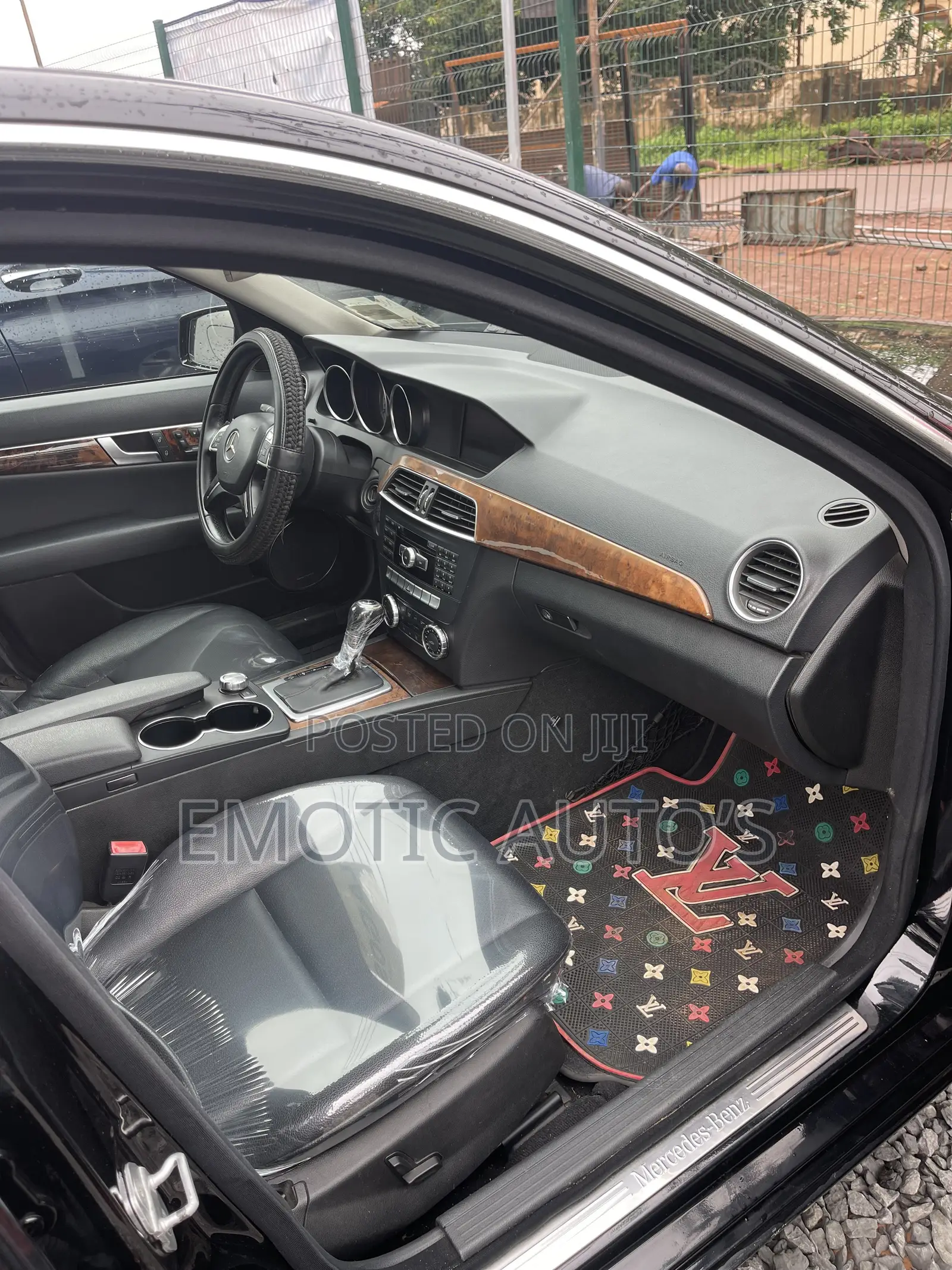 Mercedes-Benz C300 2012 Black