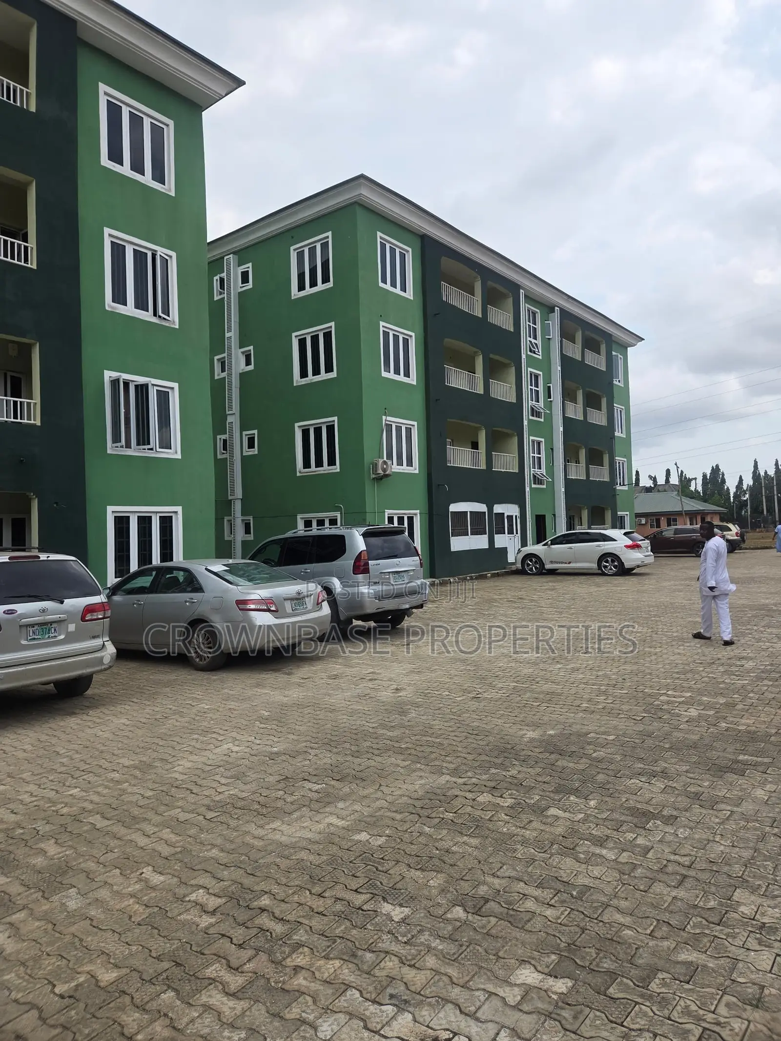 3bdrm Apartment in Ipaja Road for sale