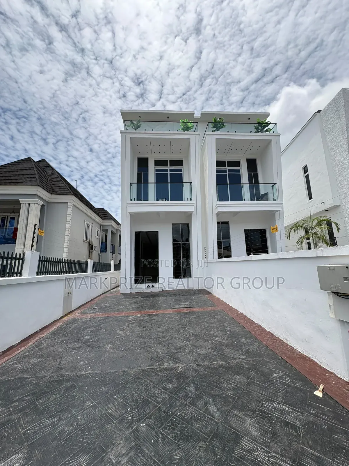 4bdrm Duplex in Ajah Lekki Lagos for sale