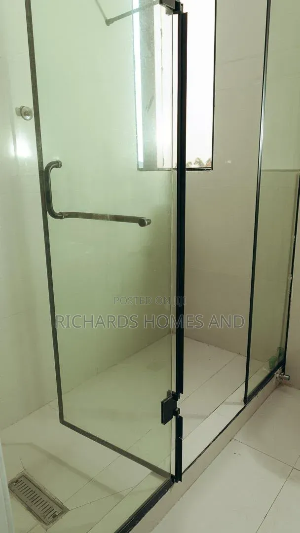 3bdrm Apartment in Lekki Phase 1 for rent