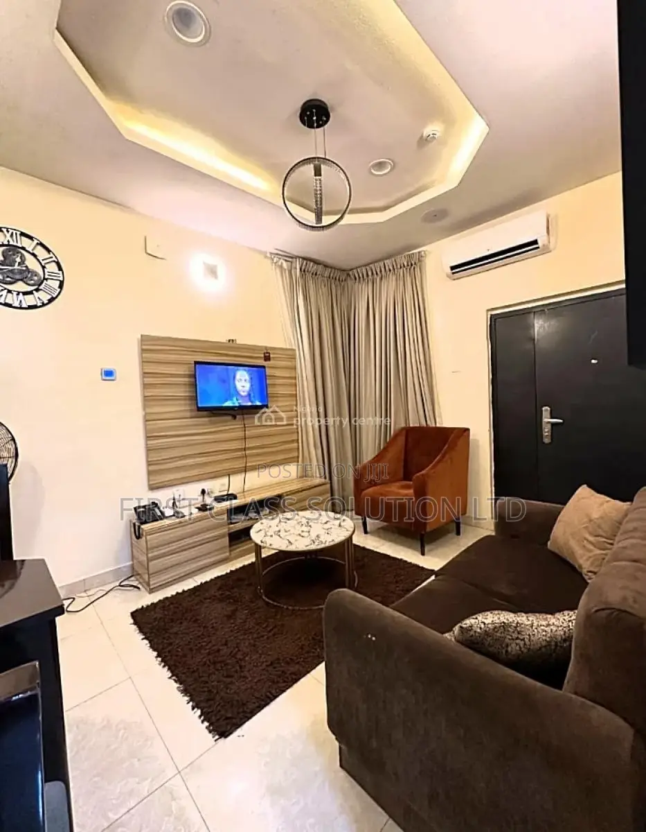 Stylishly Furnished and Well Serviced Luxury 1 Bedroom Apartment
