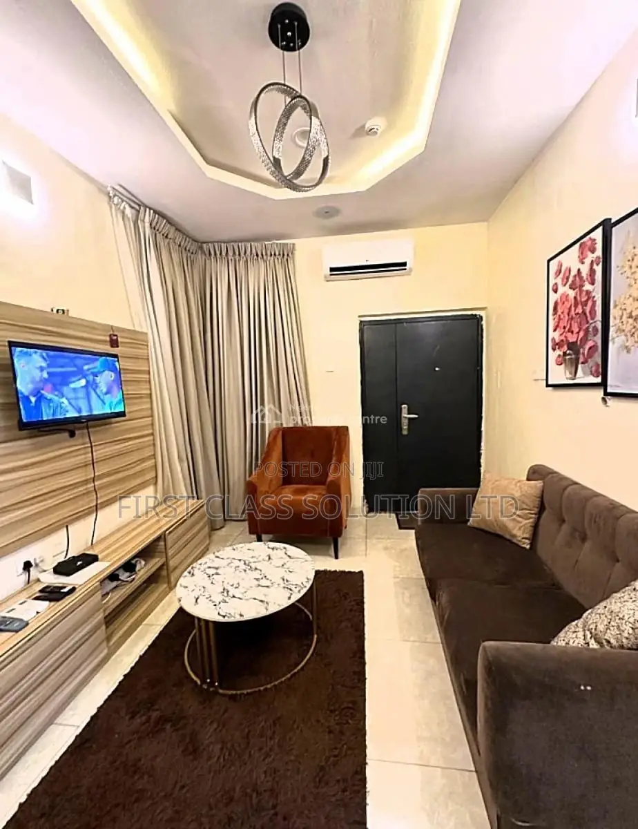 Stylishly Furnished and Well Serviced Luxury 1 Bedroom Apartment