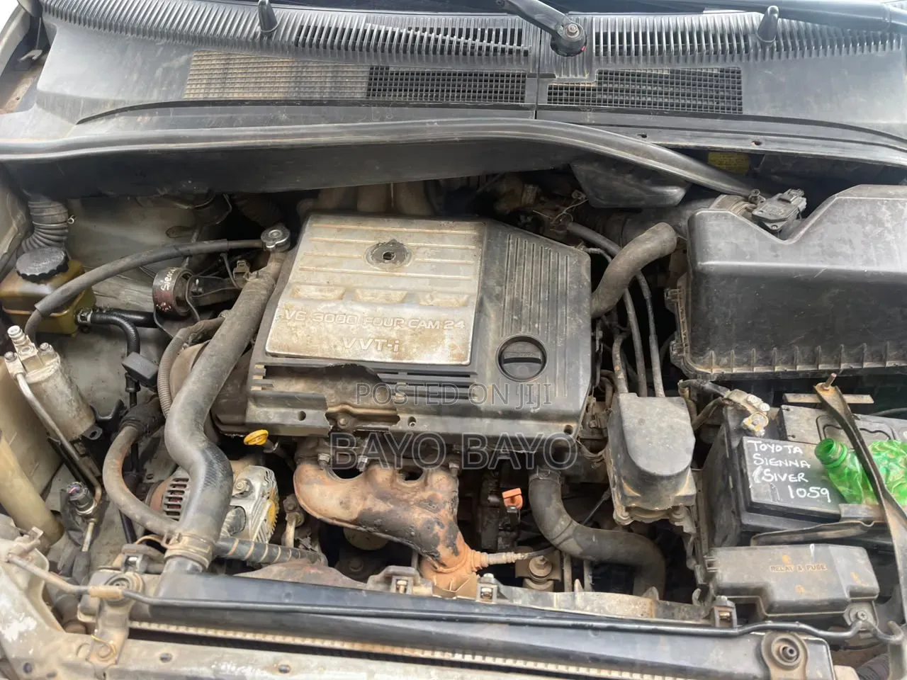 Toyota Sienna 2000 Silver