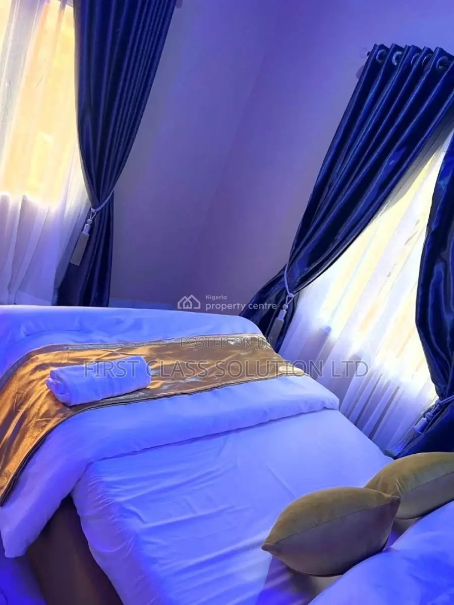 Neatly Furnished and Well Serviced Luxury 1 Bedroom Apartment
