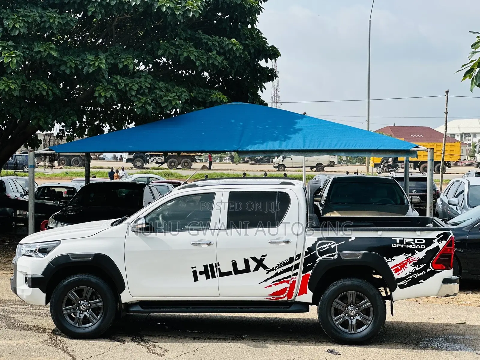 Toyota Hilux 2021 White