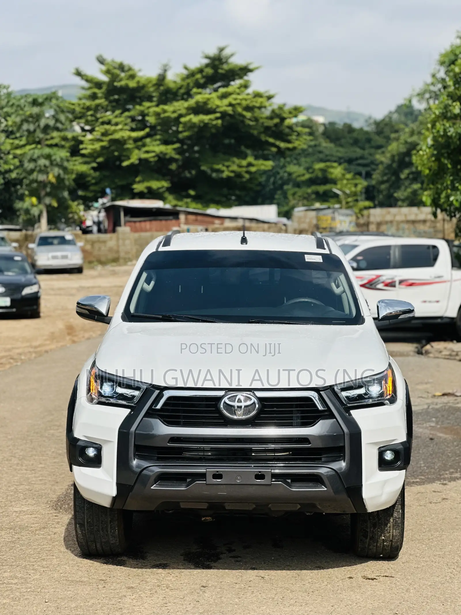 Toyota Hilux 2021 White