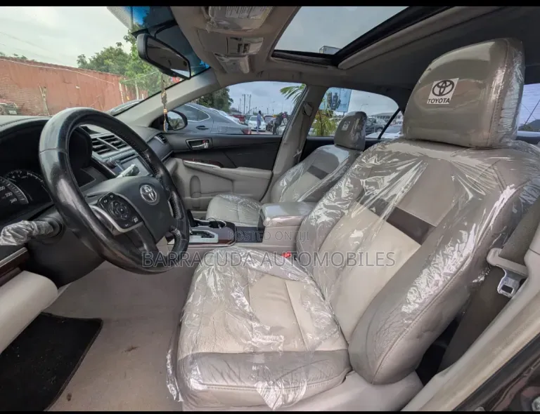 Toyota Camry XLE 4dr Sedan (2.5L 4cyl 6A) 2013 Gray