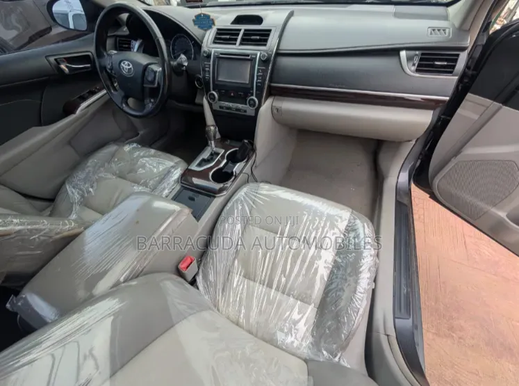 Toyota Camry XLE 4dr Sedan (2.5L 4cyl 6A) 2013 Gray